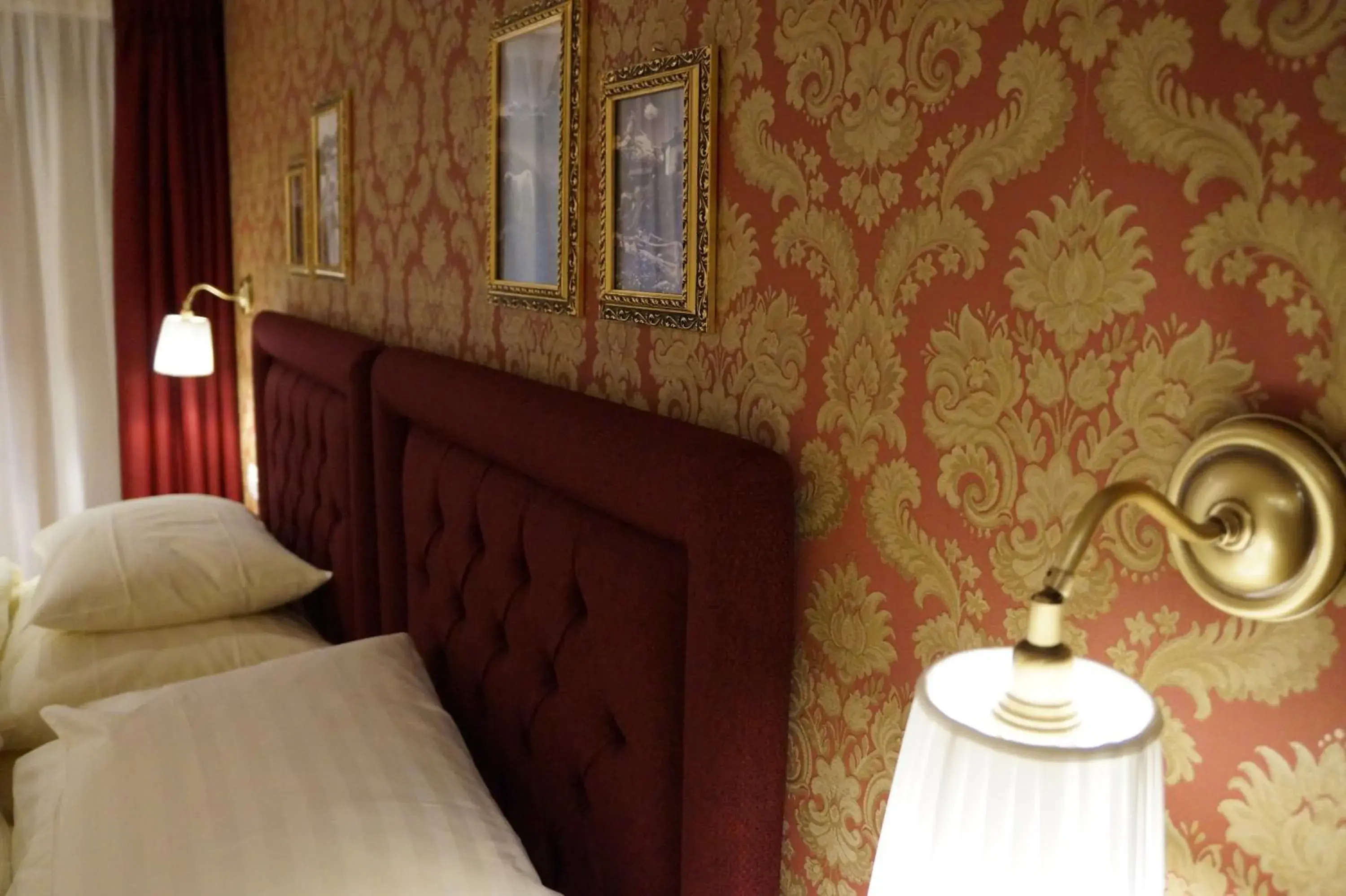 Bed in Hotel Walliserhof Zermatt