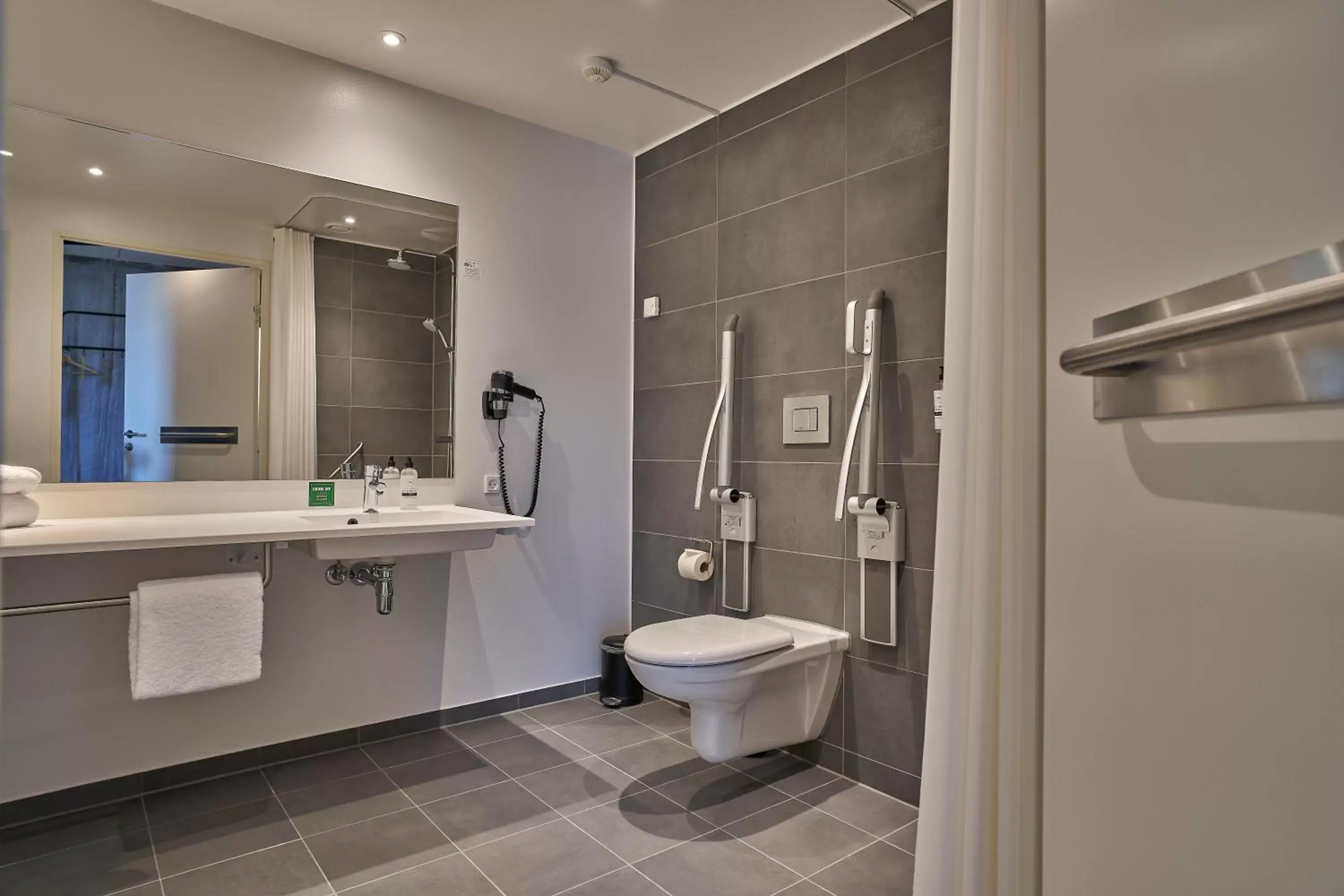 Shower, Bathroom in Zleep Hotel Copenhagen Arena