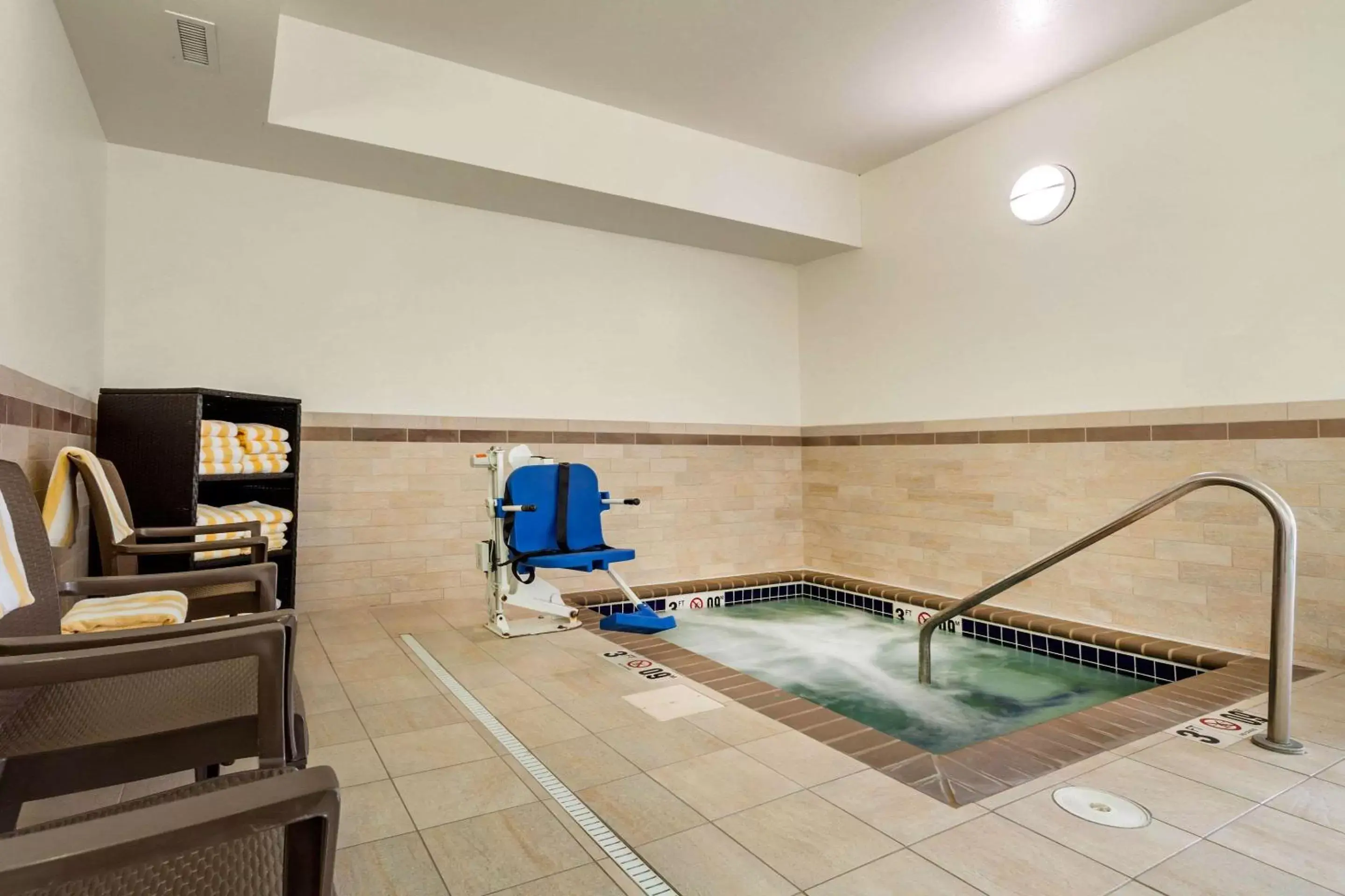 Hot Tub in Sleep Inn & Suites Fargo Medical Center