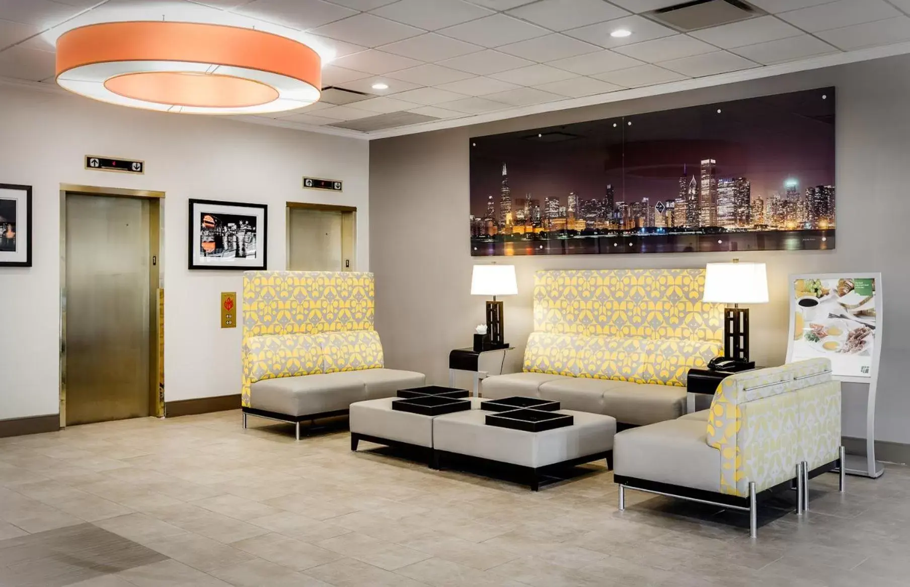 Lobby or reception in Holiday Inn Hotel & Suites Chicago - Downtown, an IHG Hotel