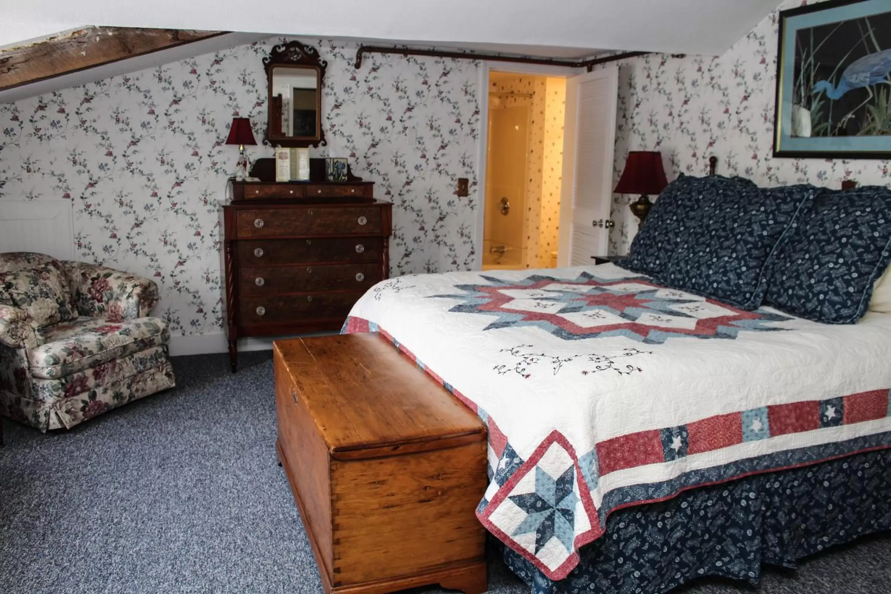 Photo of the whole room, Bed in The Nutmeg Inn