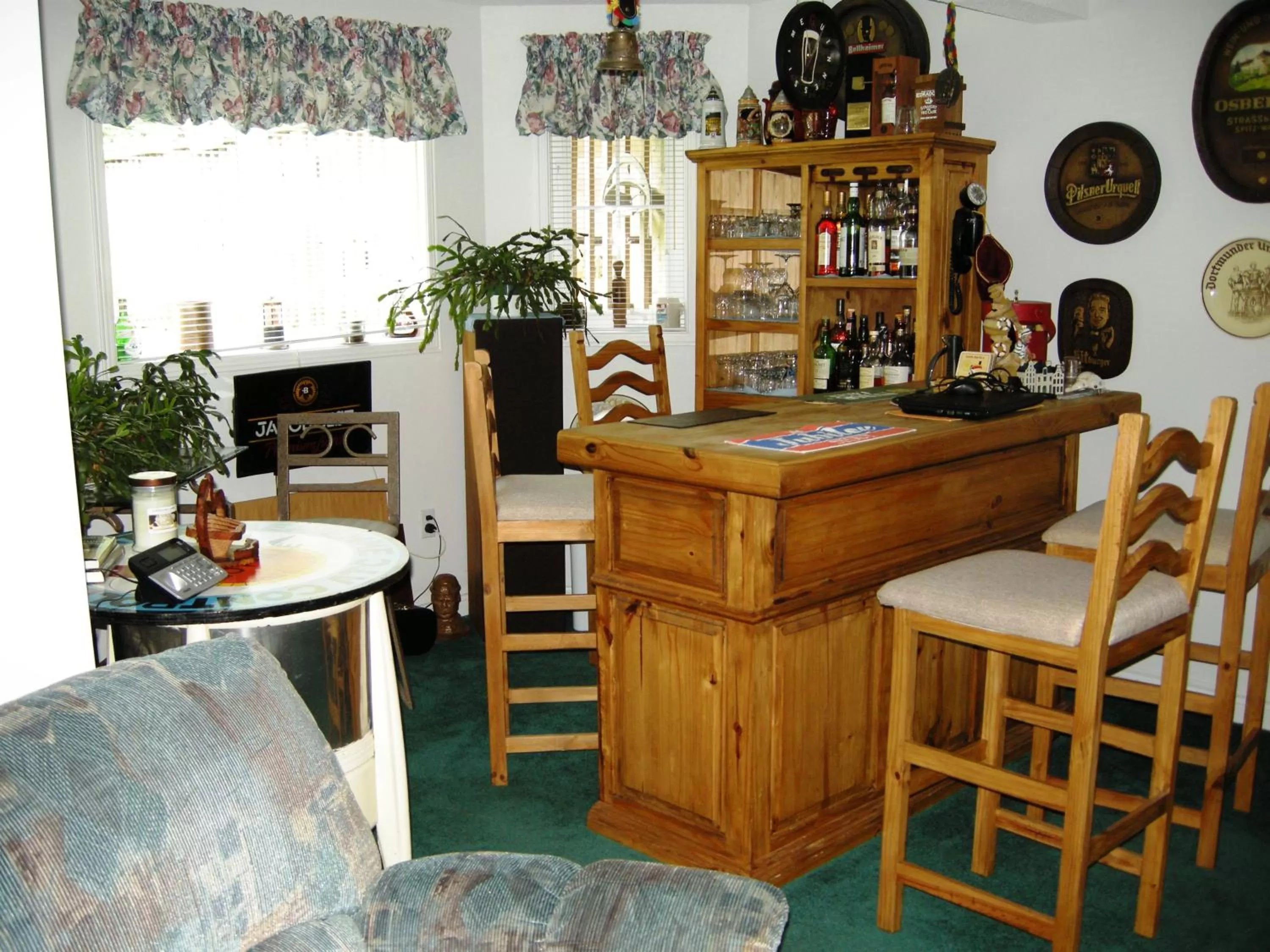 Lounge or bar in Tucked Inn the Harbour B&B