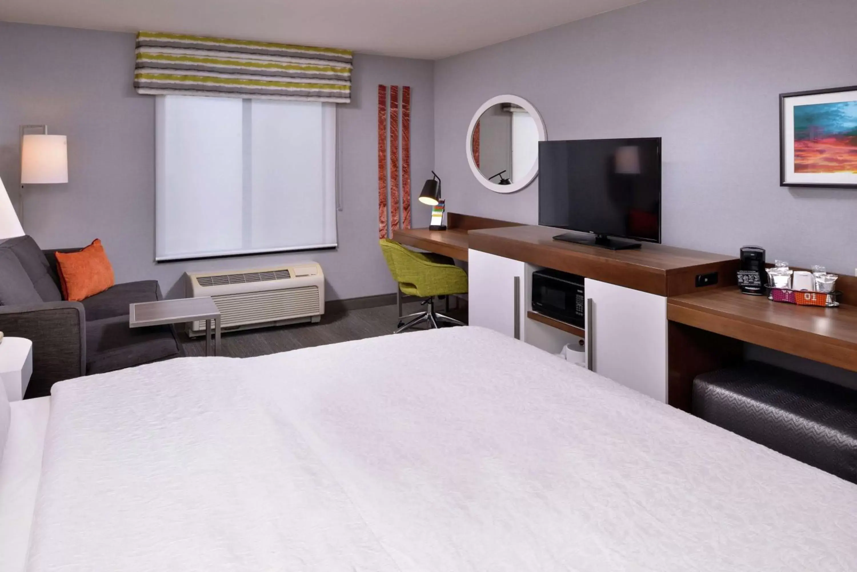 King Room with King Bed - Non-Smoking in Hampton Inn & Suites Carson City King Room with King Bed - Non-Smoking in Hampton Inn & Suites Carson City