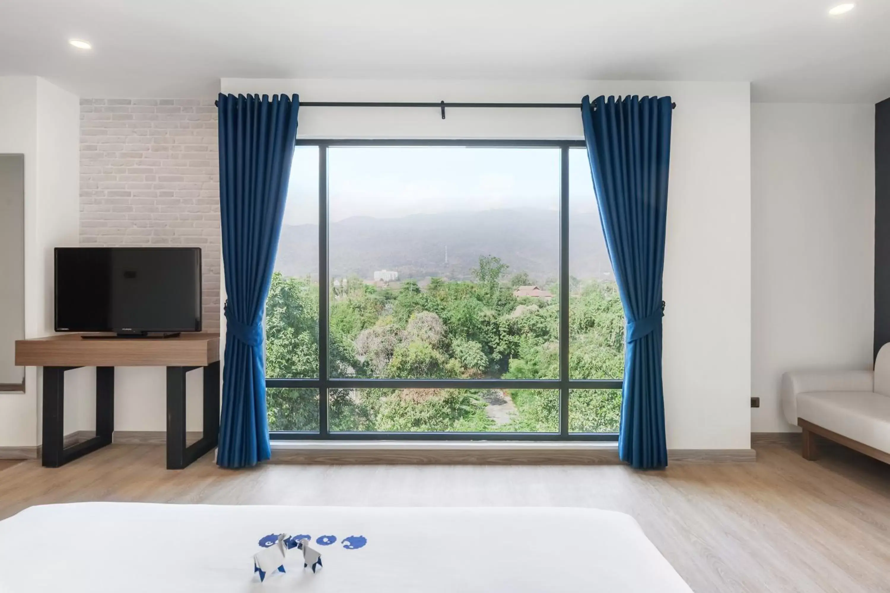 Mountain view, TV/Entertainment Center in Kokotel Chiang Mai Nimman