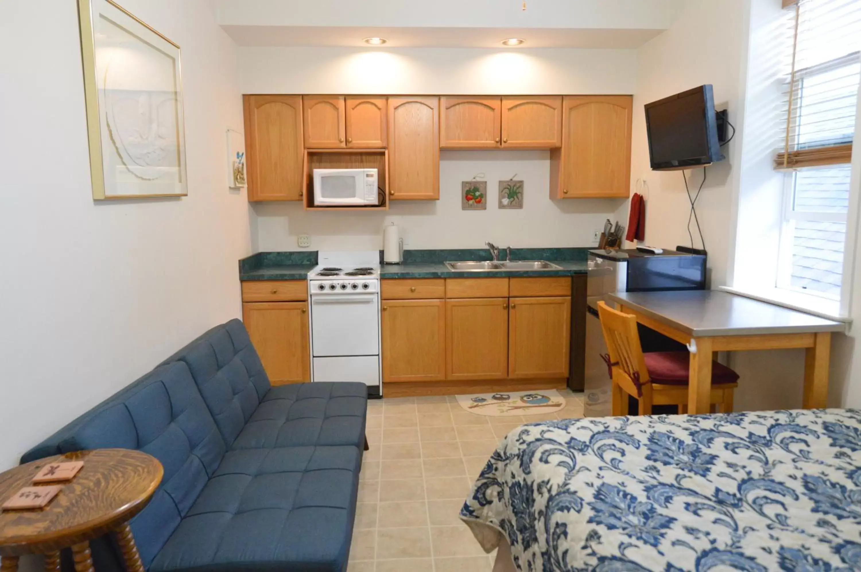 Kitchen or kitchenette, Kitchen/Kitchenette in Brown & Hawkins Historical Apartments