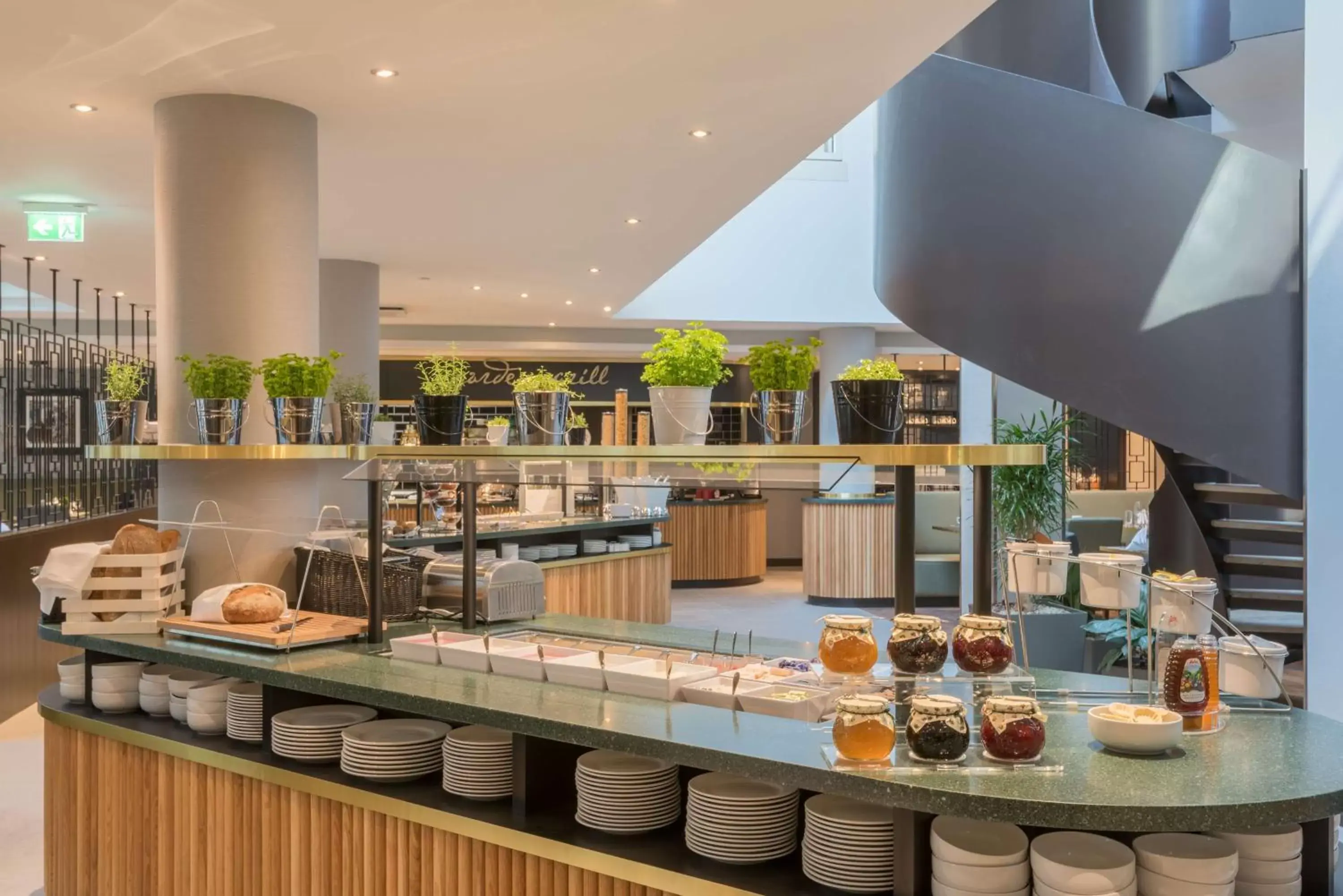 Breakfast, Restaurant/Places to Eat in Hilton Garden Inn Frankfurt City Centre