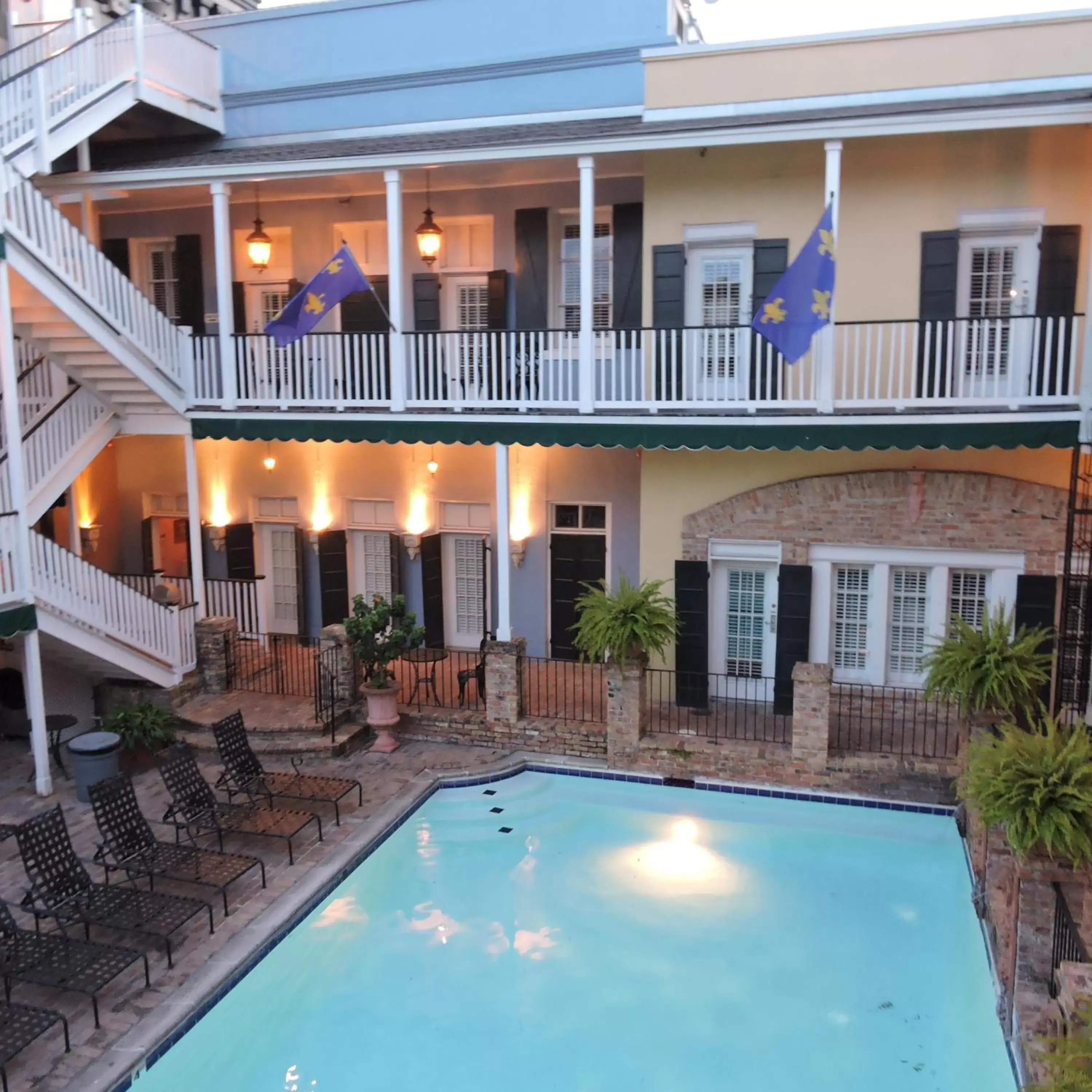 Swimming Pool in French Quarter Courtyard Hotel and Suites