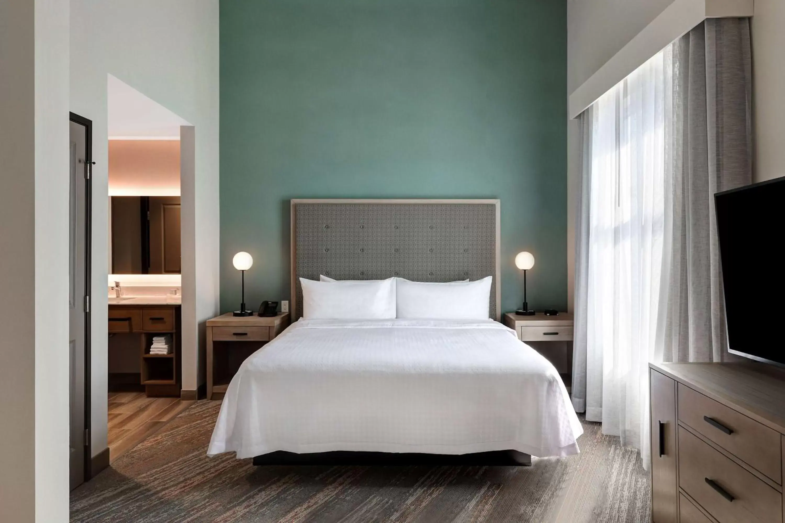 Bedroom, Bed in Homewood Suites By Hilton Santa Clarita/Valencia, Ca