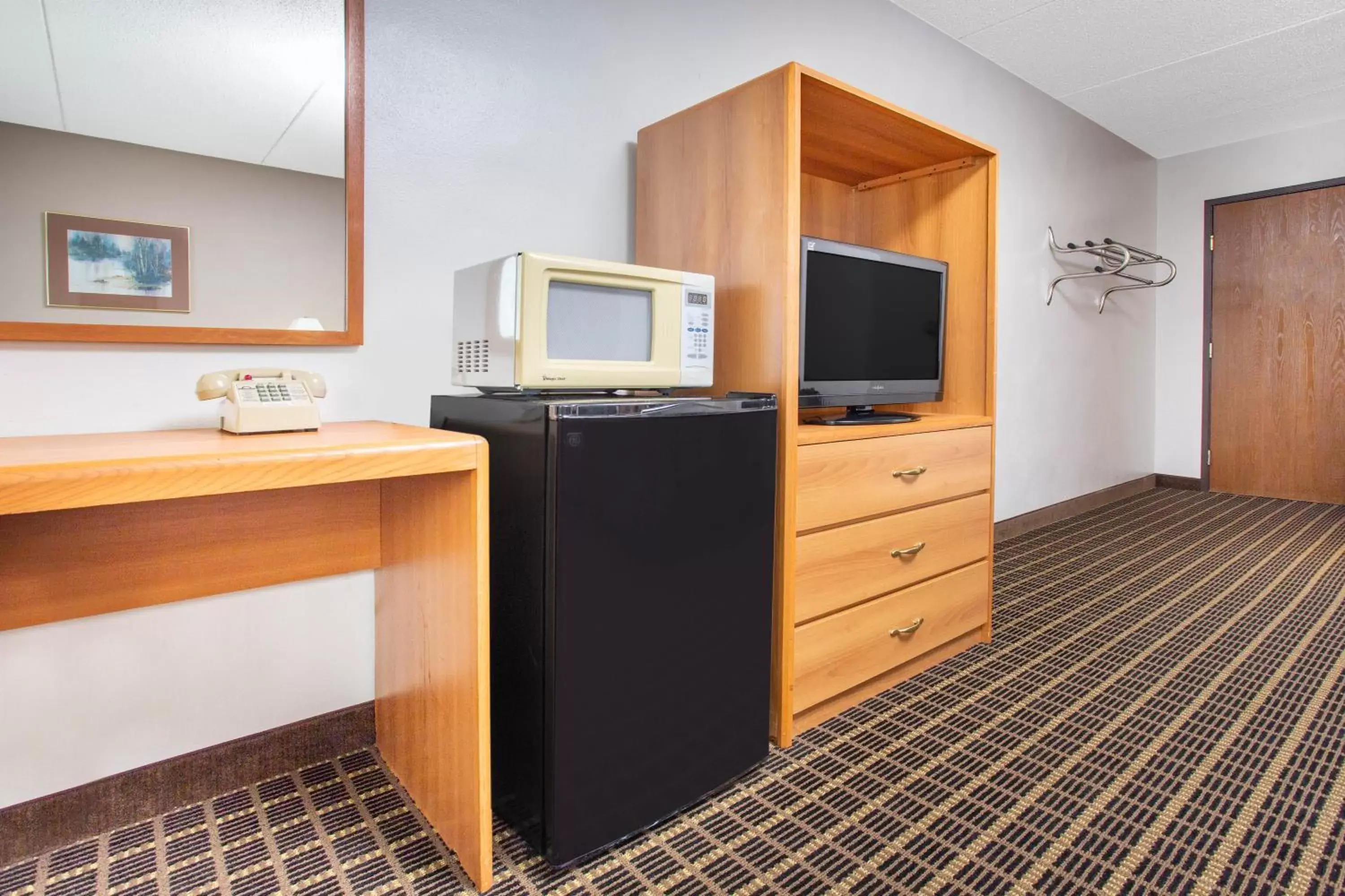 TV/Entertainment Center in Days Inn by Wyndham Fond du Lac