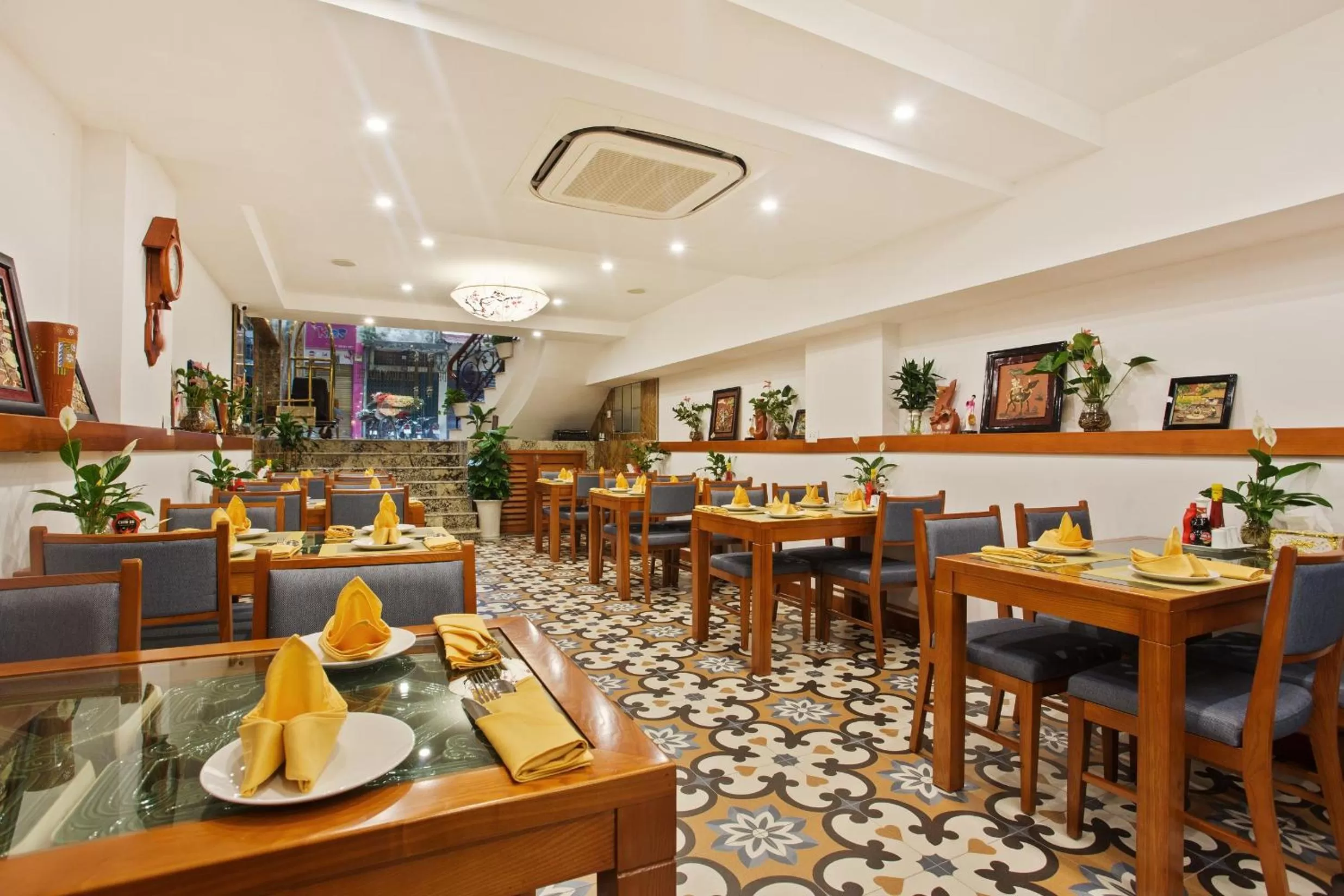 Restaurant/places to eat in Hanoi Golden Holiday Hotel