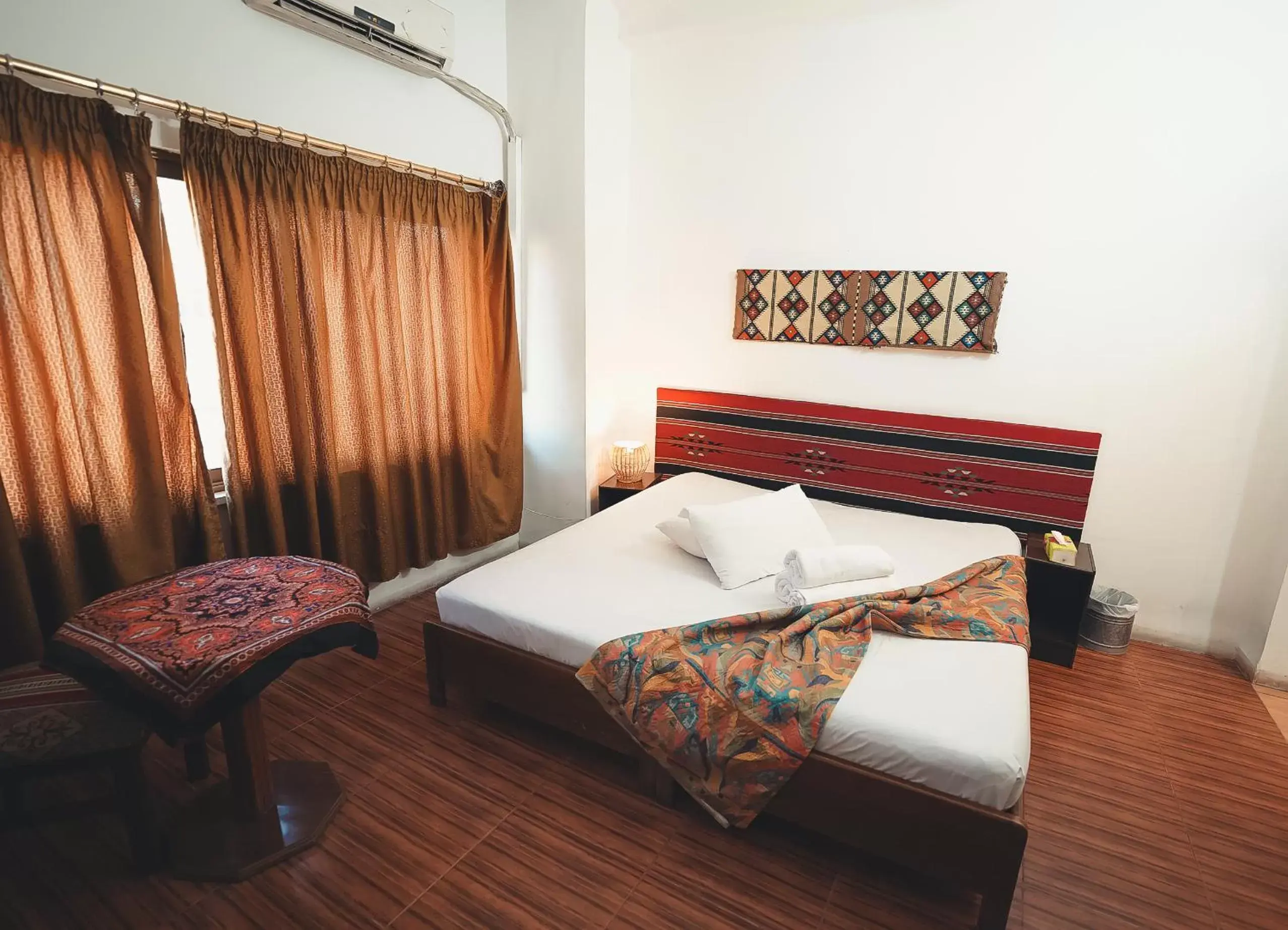 Photo of the whole room, Bed in Amman Pasha Hotel