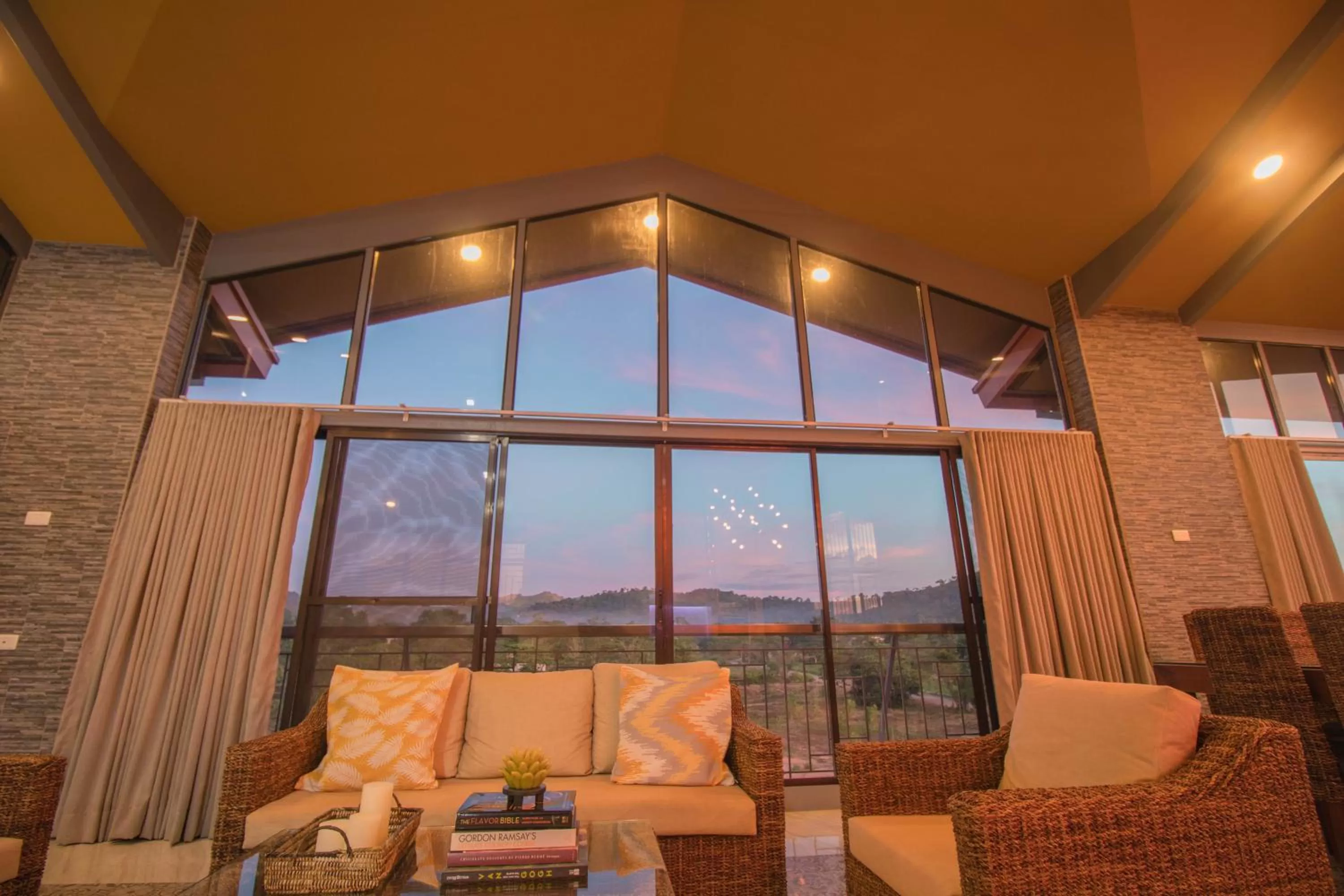 Restaurant/places to eat in Bella Villa Coron