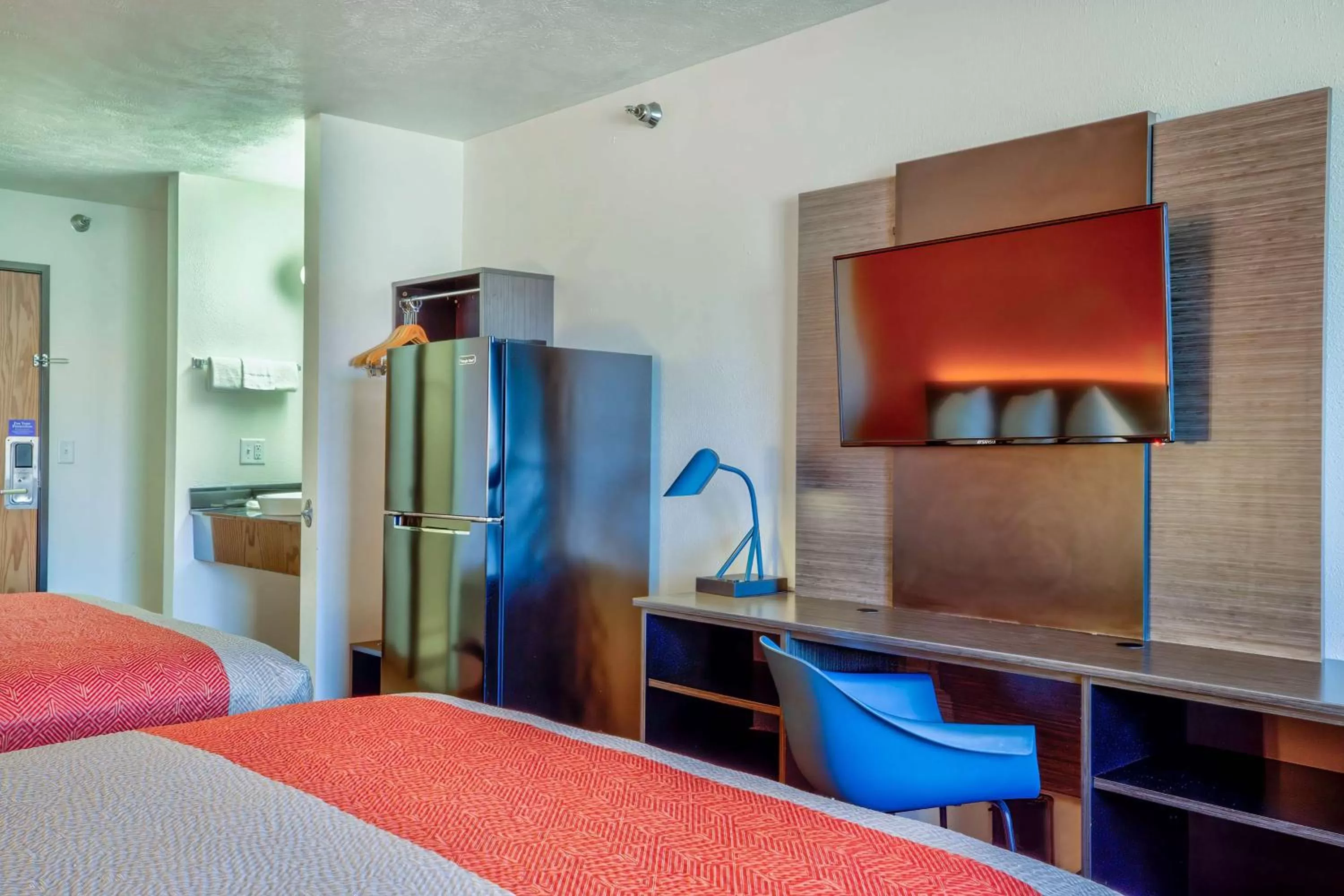 Bedroom, Bed in Motel 6-Percival, IA