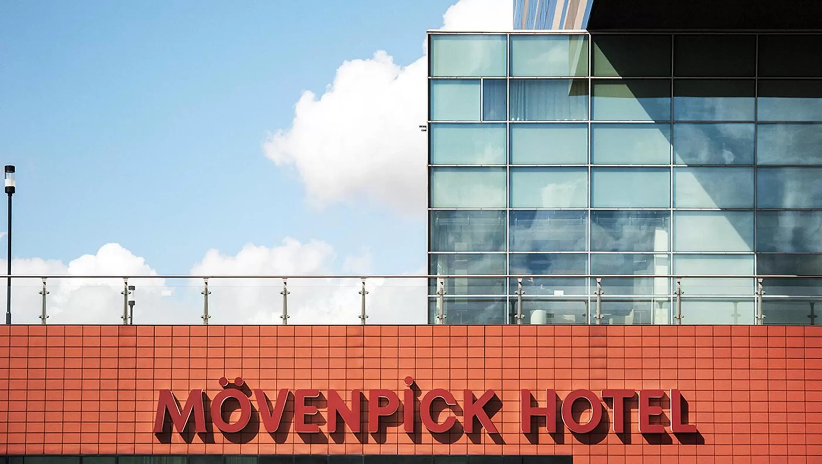 Facade/entrance, Property Logo/Sign in Mövenpick Hotel Amsterdam City Centre