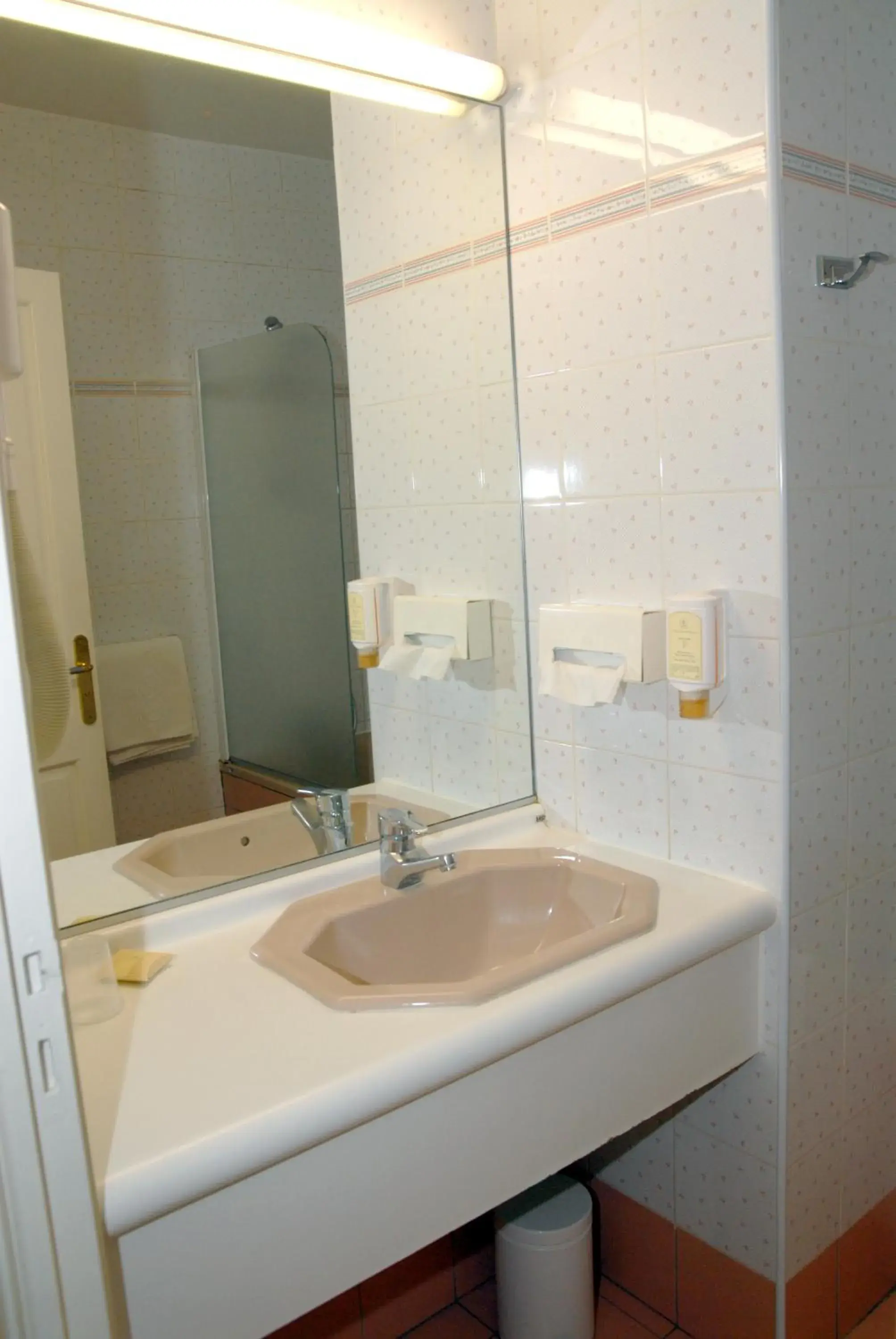 Bathroom in Hostellerie de Pavillon Saint-Hubert