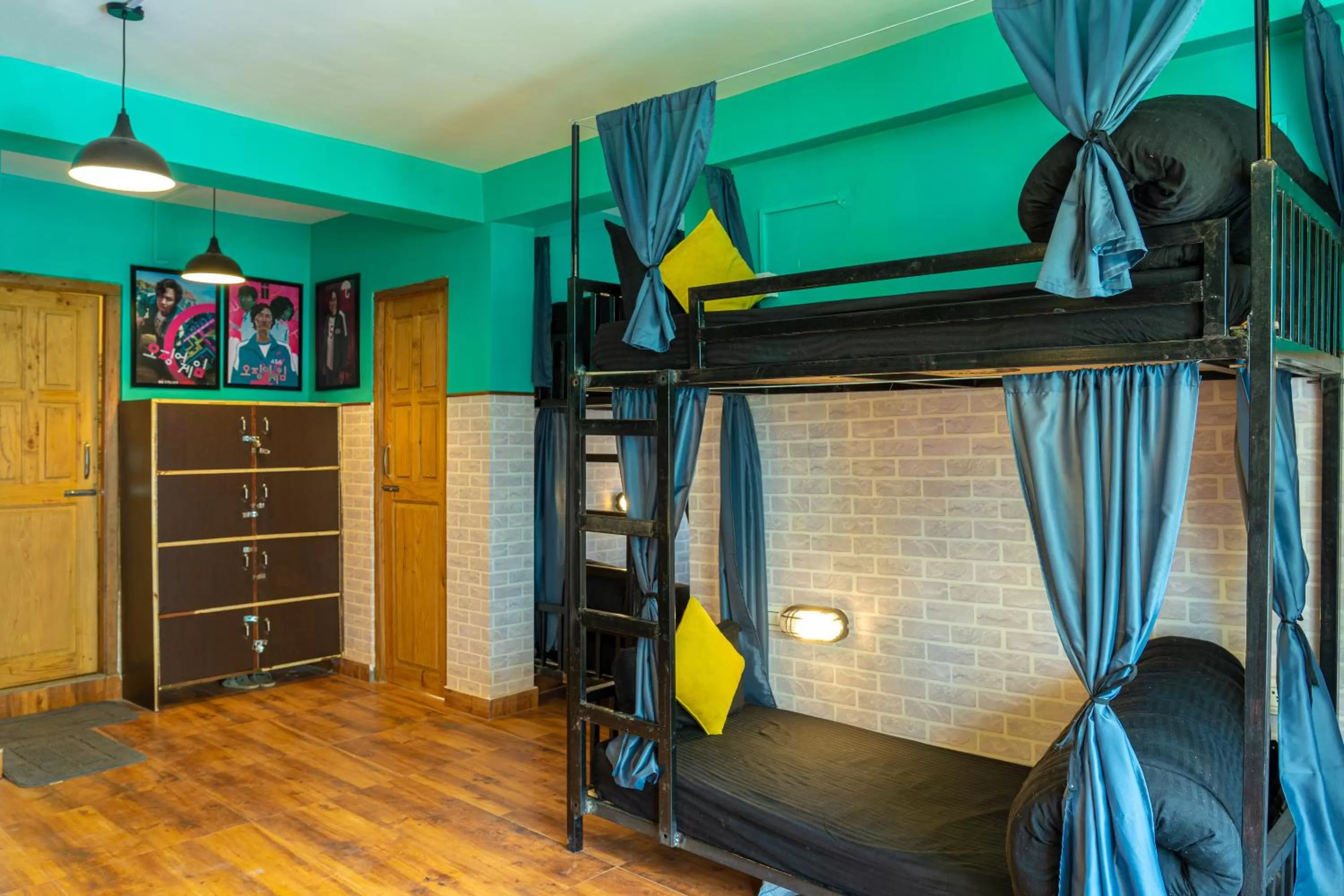 Bed in Whoopers Hostel Manali