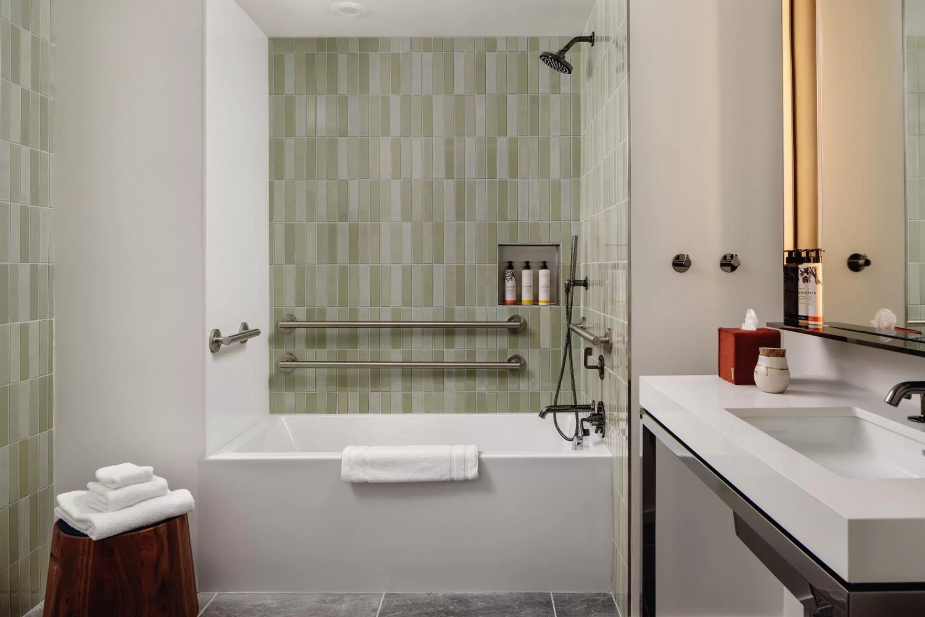 Double Room - Disability Access in The LINE San Francisco