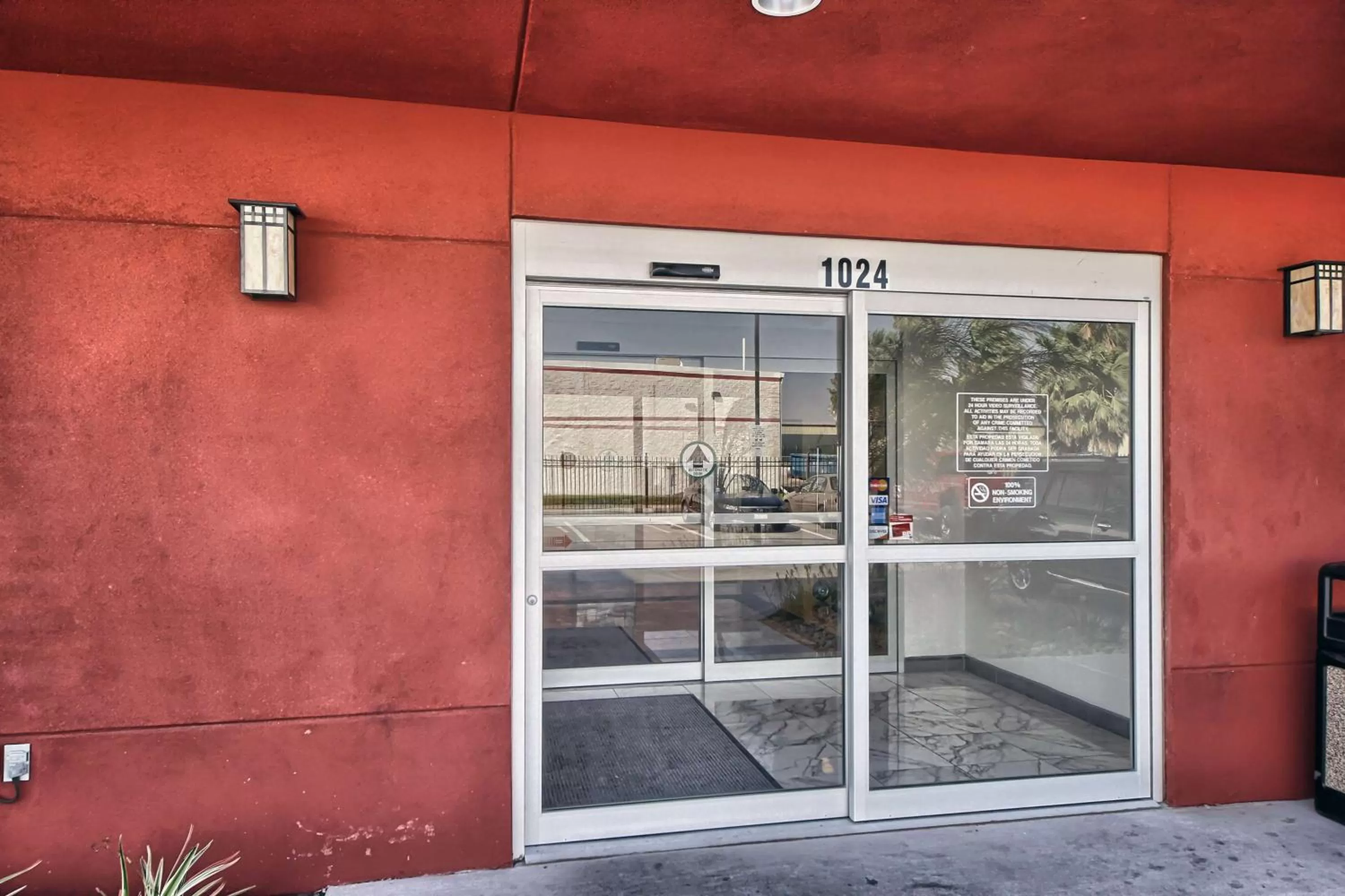 Property building in Motel 6-Weslaco, TX