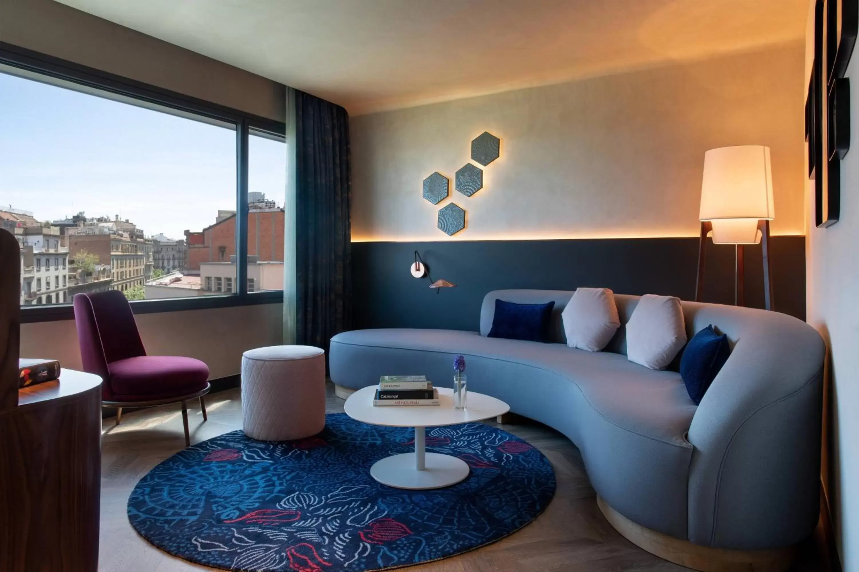 Living room, Seating Area in Renaissance Barcelona Hotel