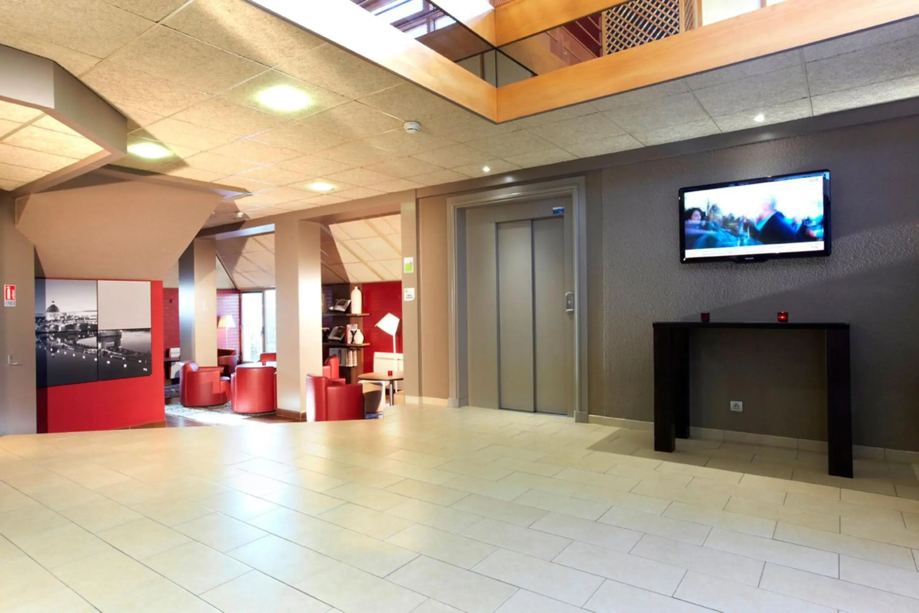 Lobby or reception in Campanile Toulouse Purpan