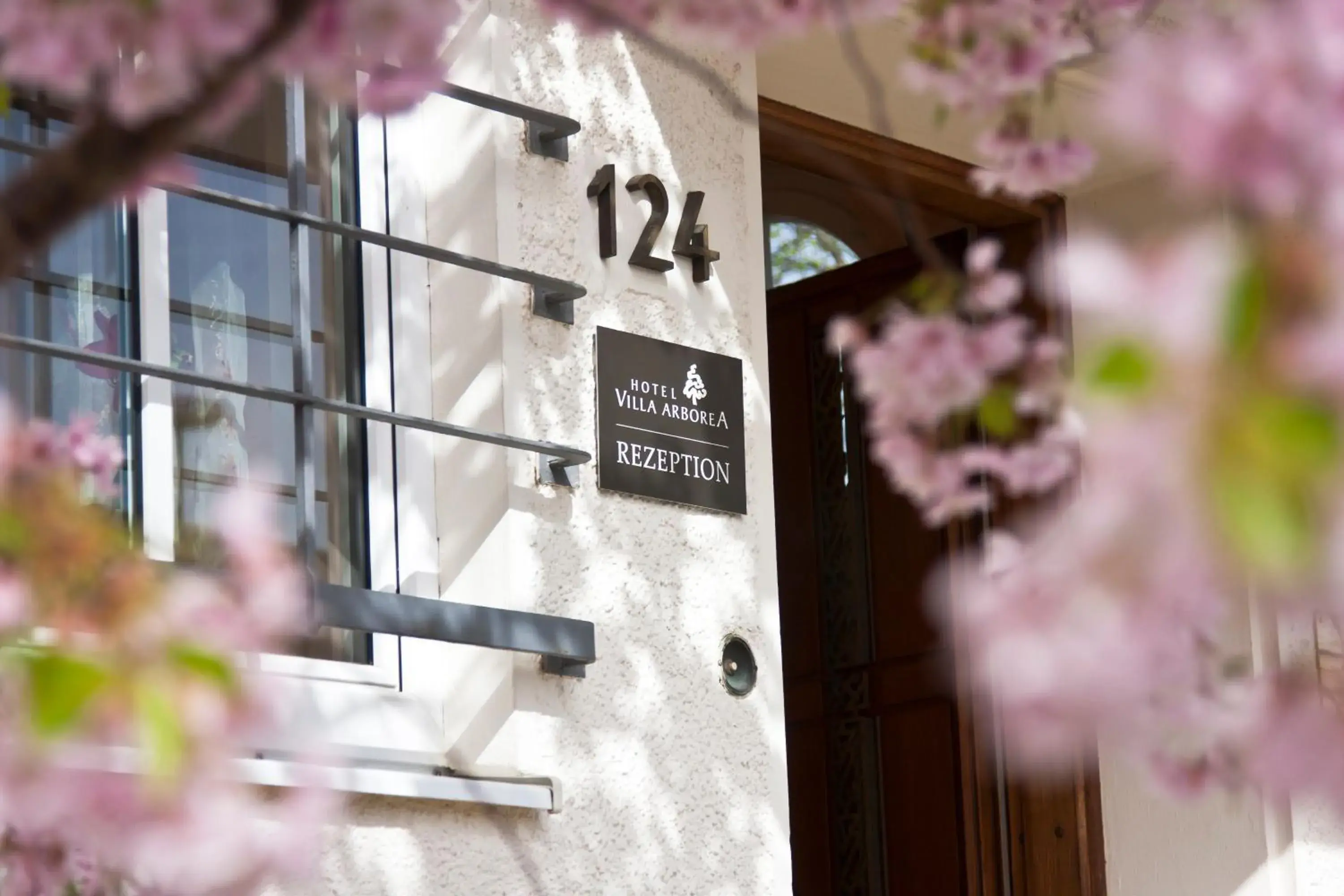 Facade/entrance in Villa Arborea