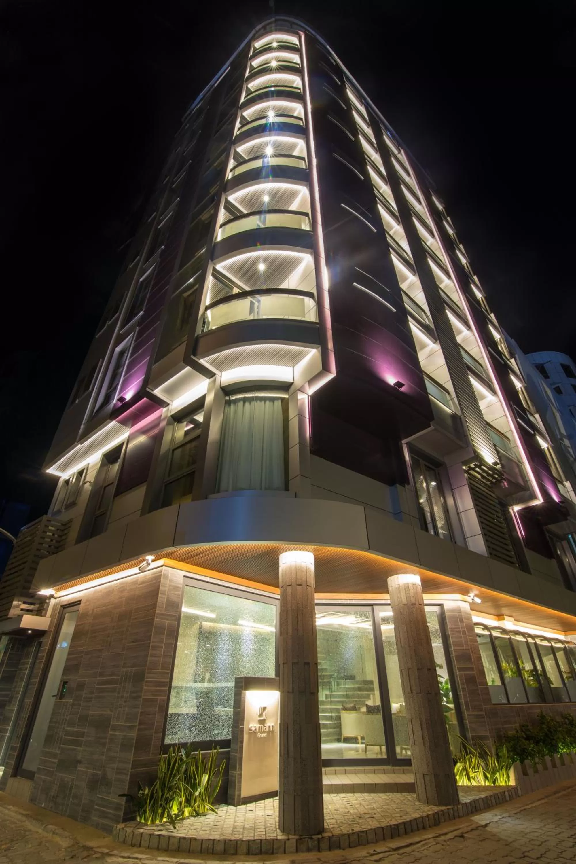 Property building in Samann Grand