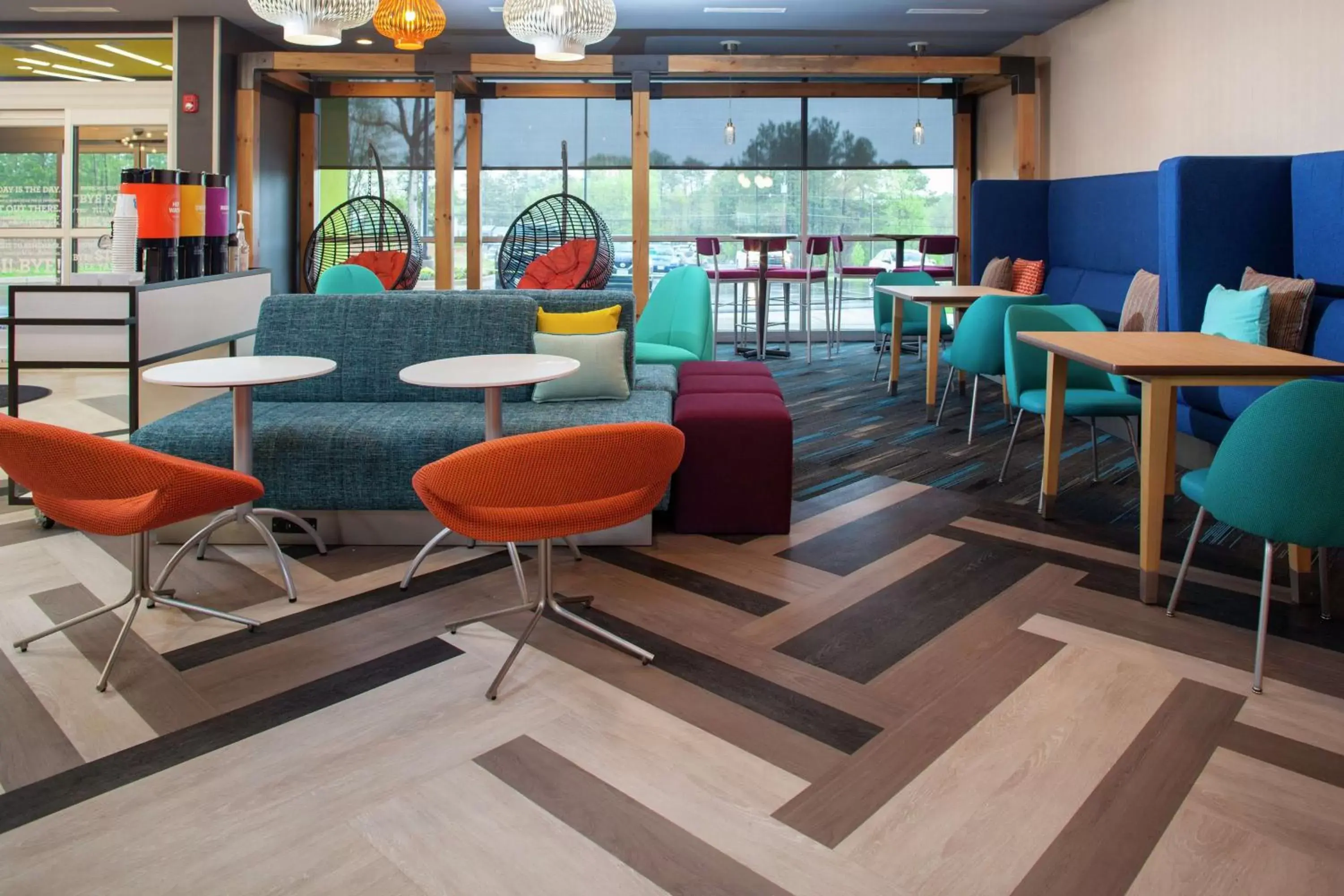 Lobby or reception, Lounge/Bar in Tru By Hilton Farmville Va