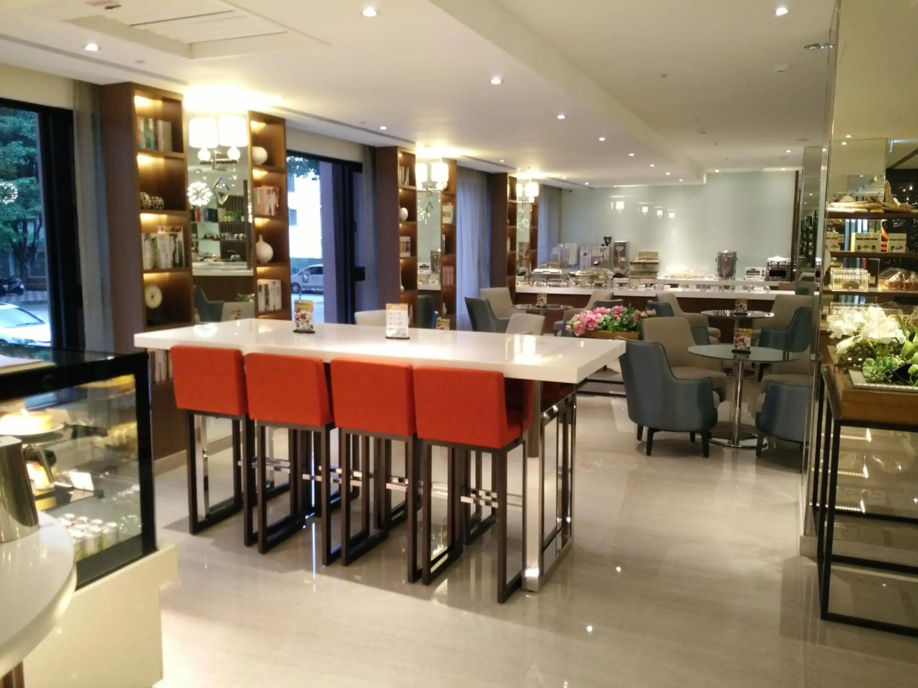 Lounge or bar, Restaurant/Places to Eat in Kaohsiung International Plaza Hotel
