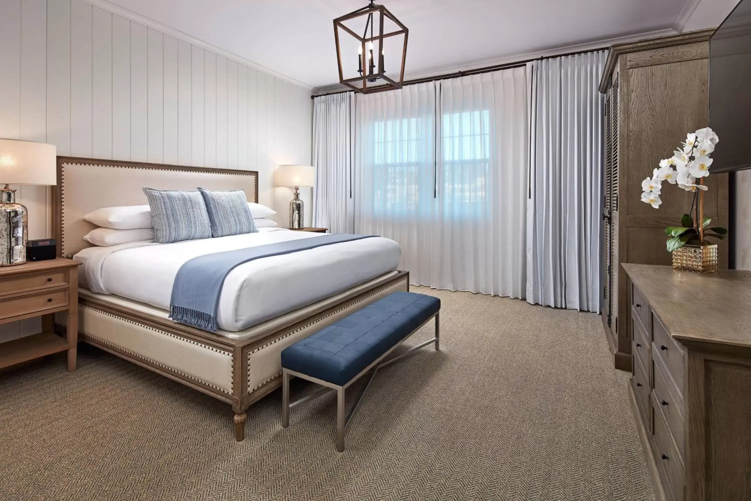 Bedroom, Bed in Vespera Resort on Pismo Beach, Autograph Collection