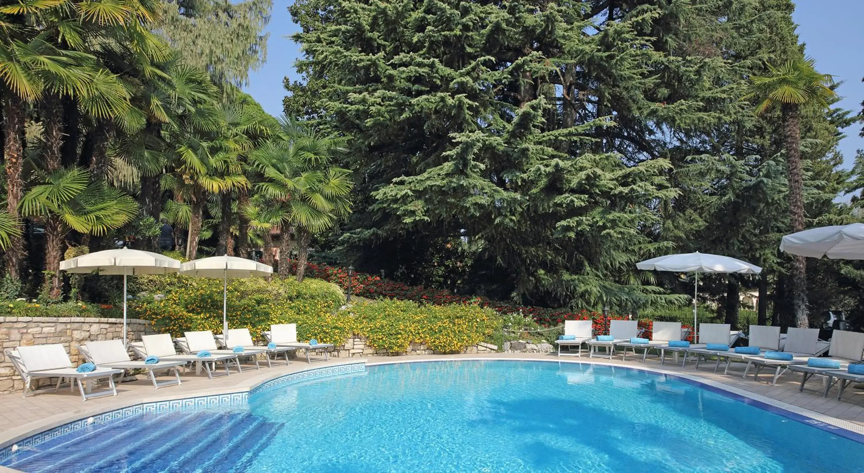 Garden, Swimming Pool in Hotel Villa Sofia