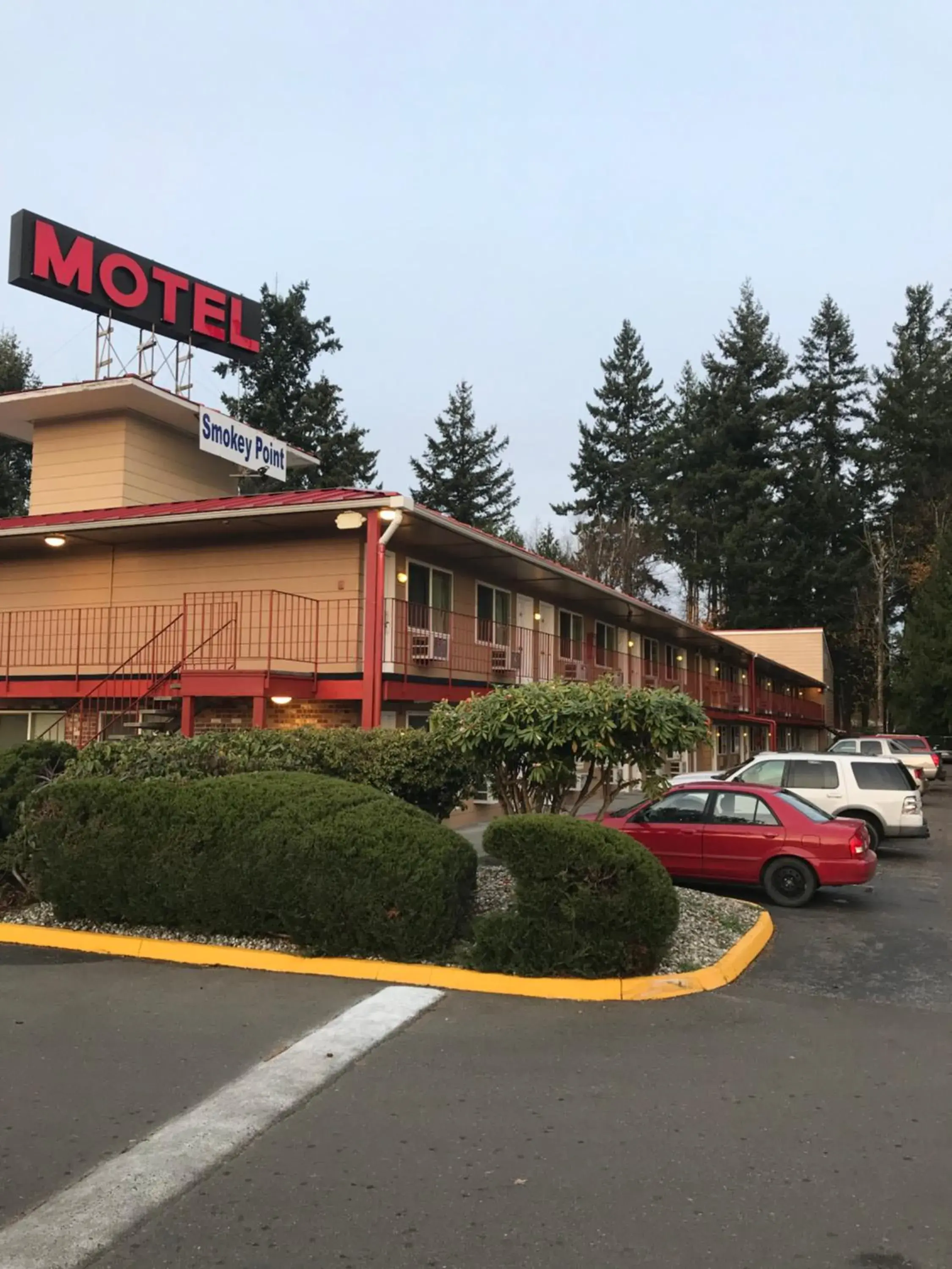 Property building in Smokey Point Motor Inn