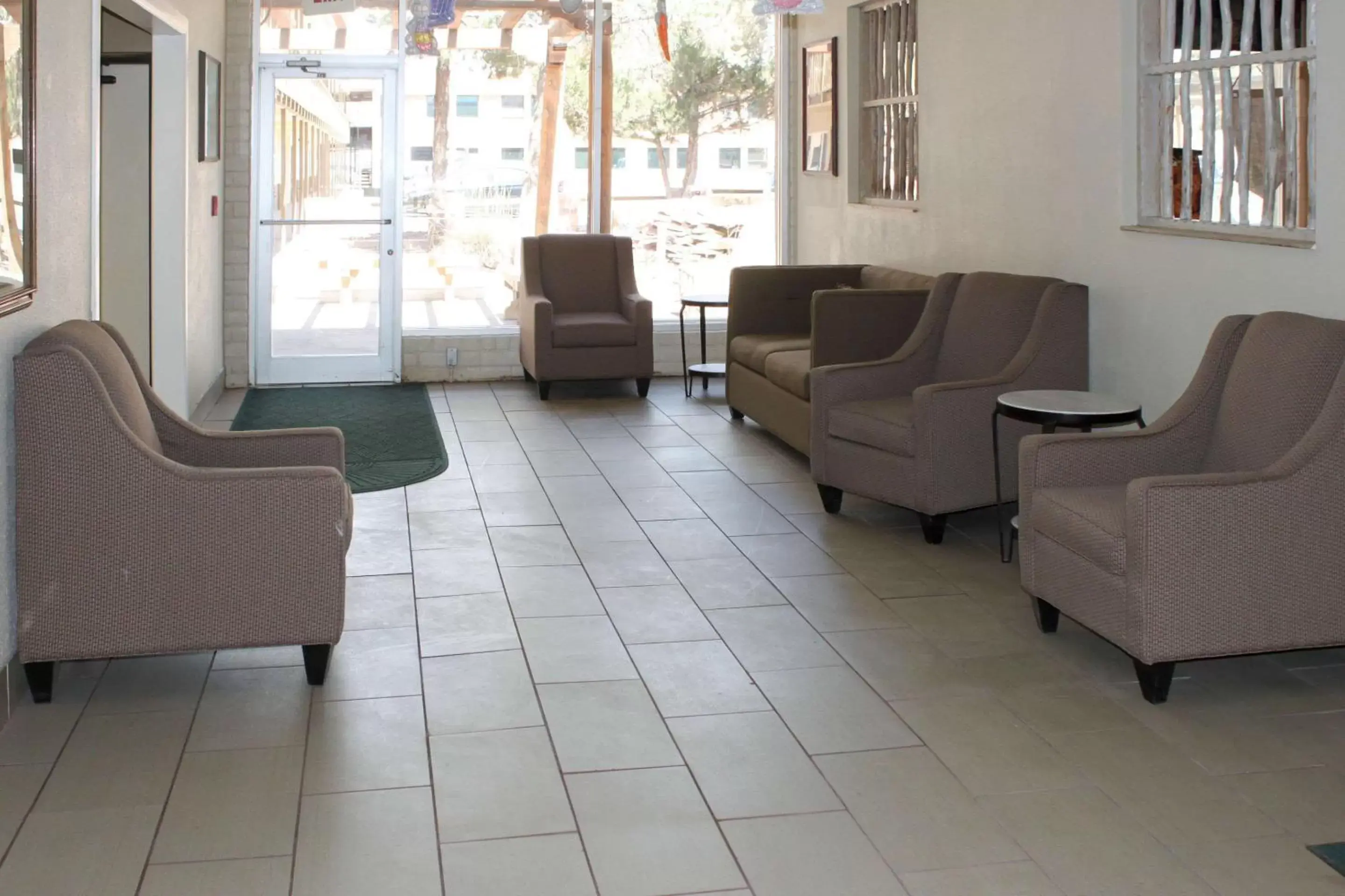 Lobby or reception, Seating Area in Quality Inn Navajo Nation Capital