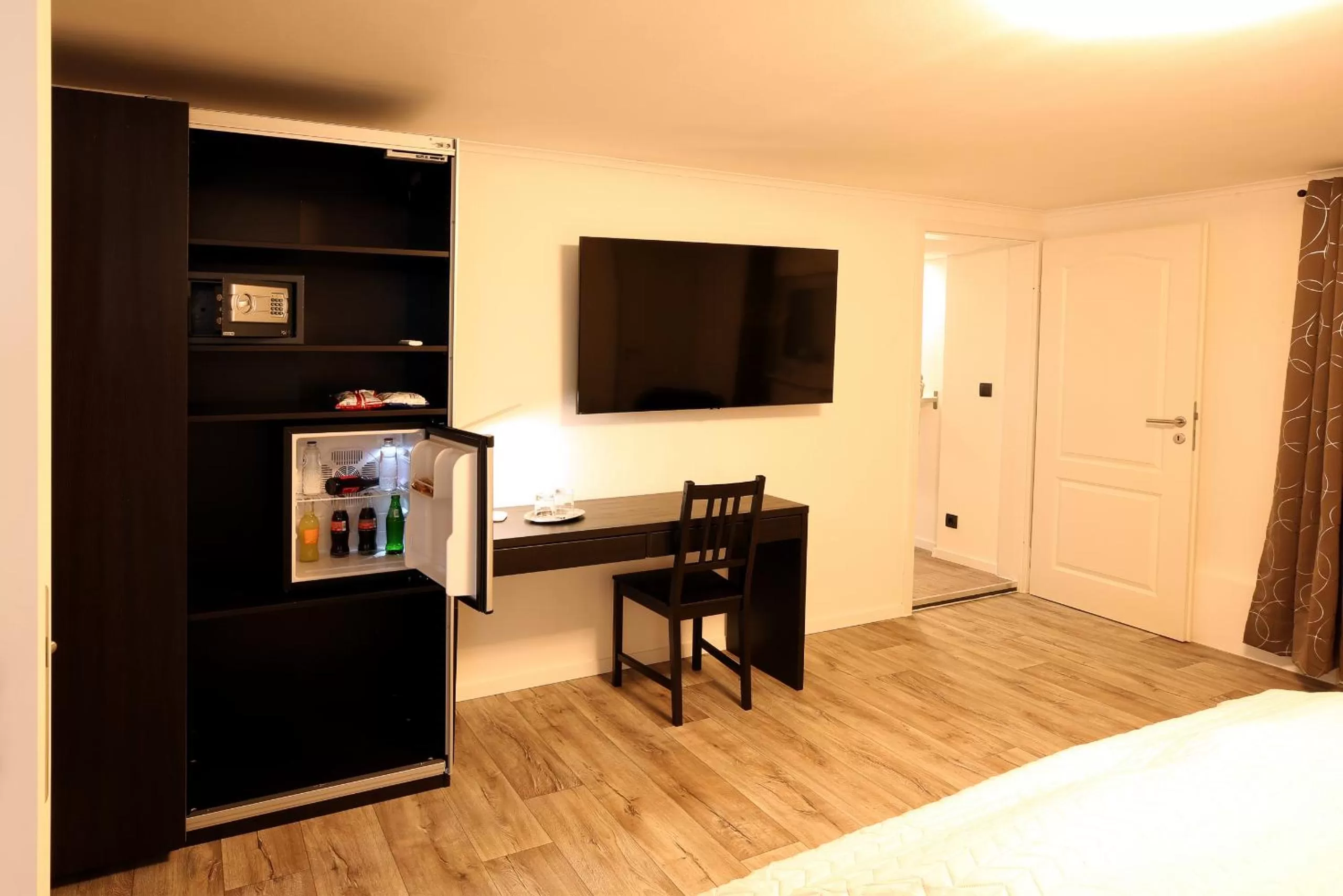 TV and multimedia, Bed in Marias Guest House