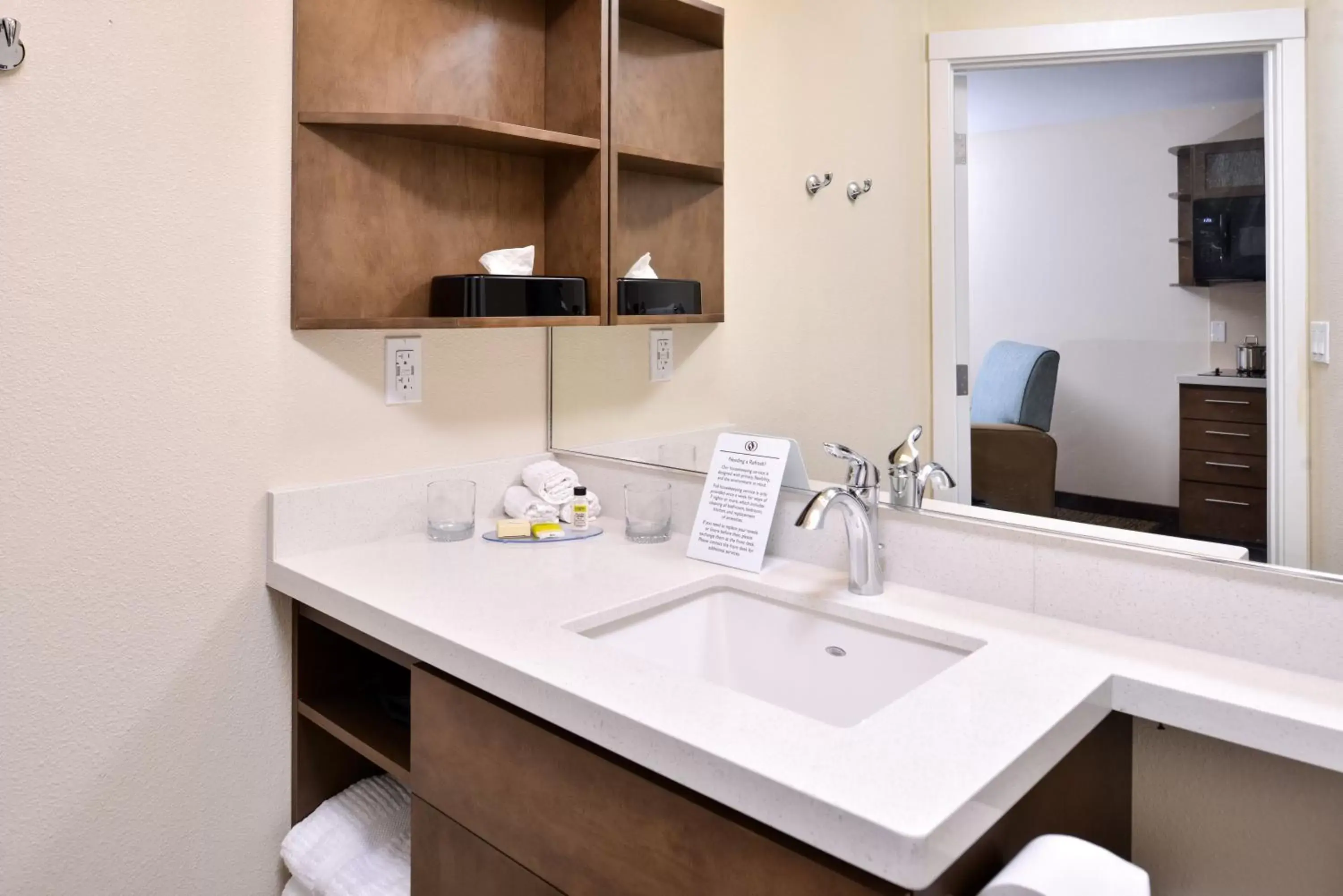 Bathroom, Kitchen/Kitchenette in Candlewood Suites - Lodi, an IHG Hotel