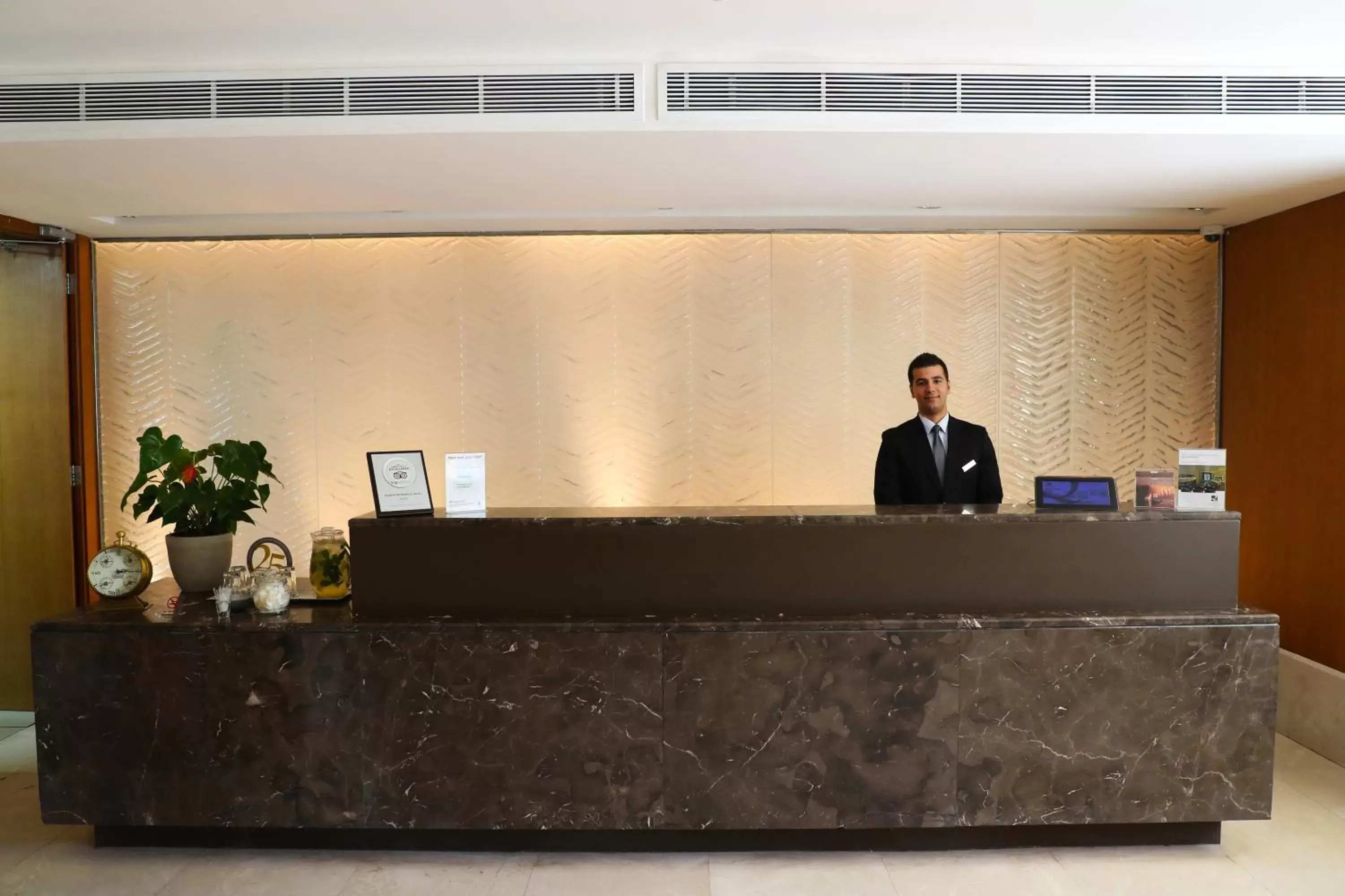 Staff, Lobby/Reception in AlQasr Metropole Hotel