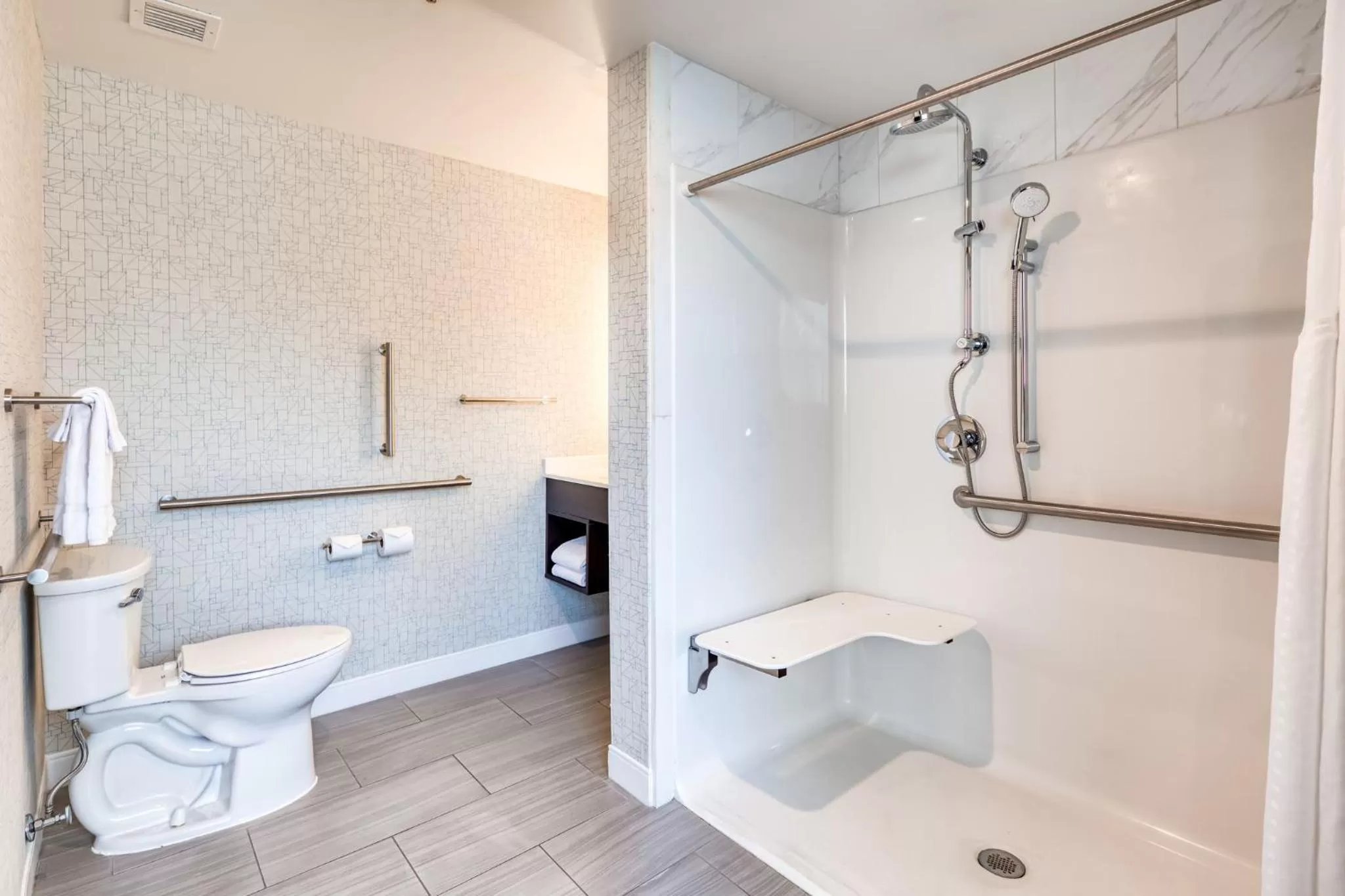 Photo of the whole room in Holiday Inn Express Kansas City Downtown