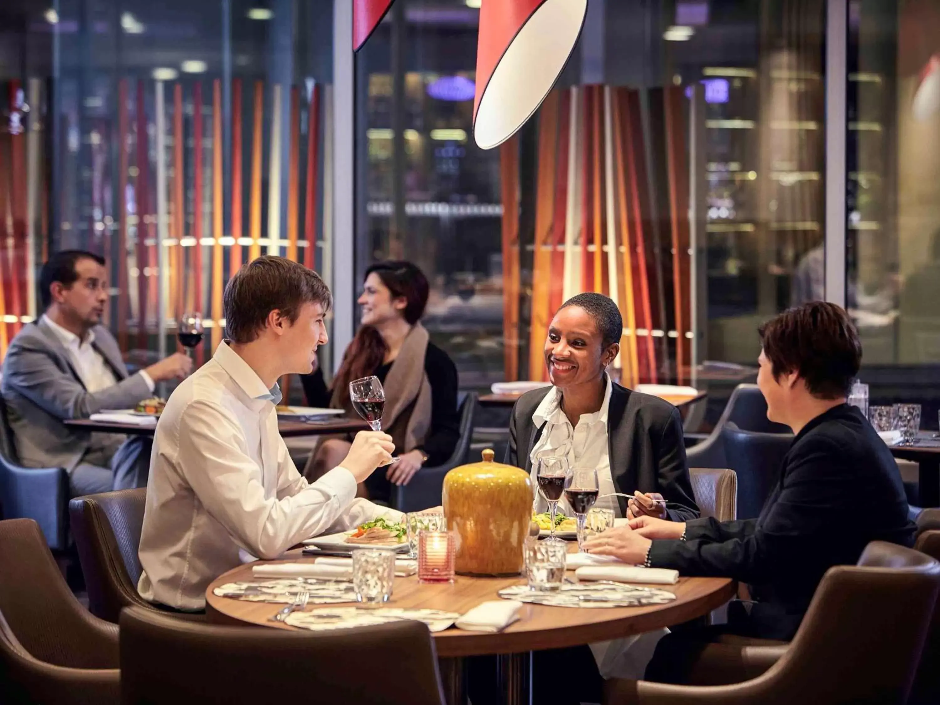 Restaurant/Places to Eat in Mercure Paris CDG Airport & Convention