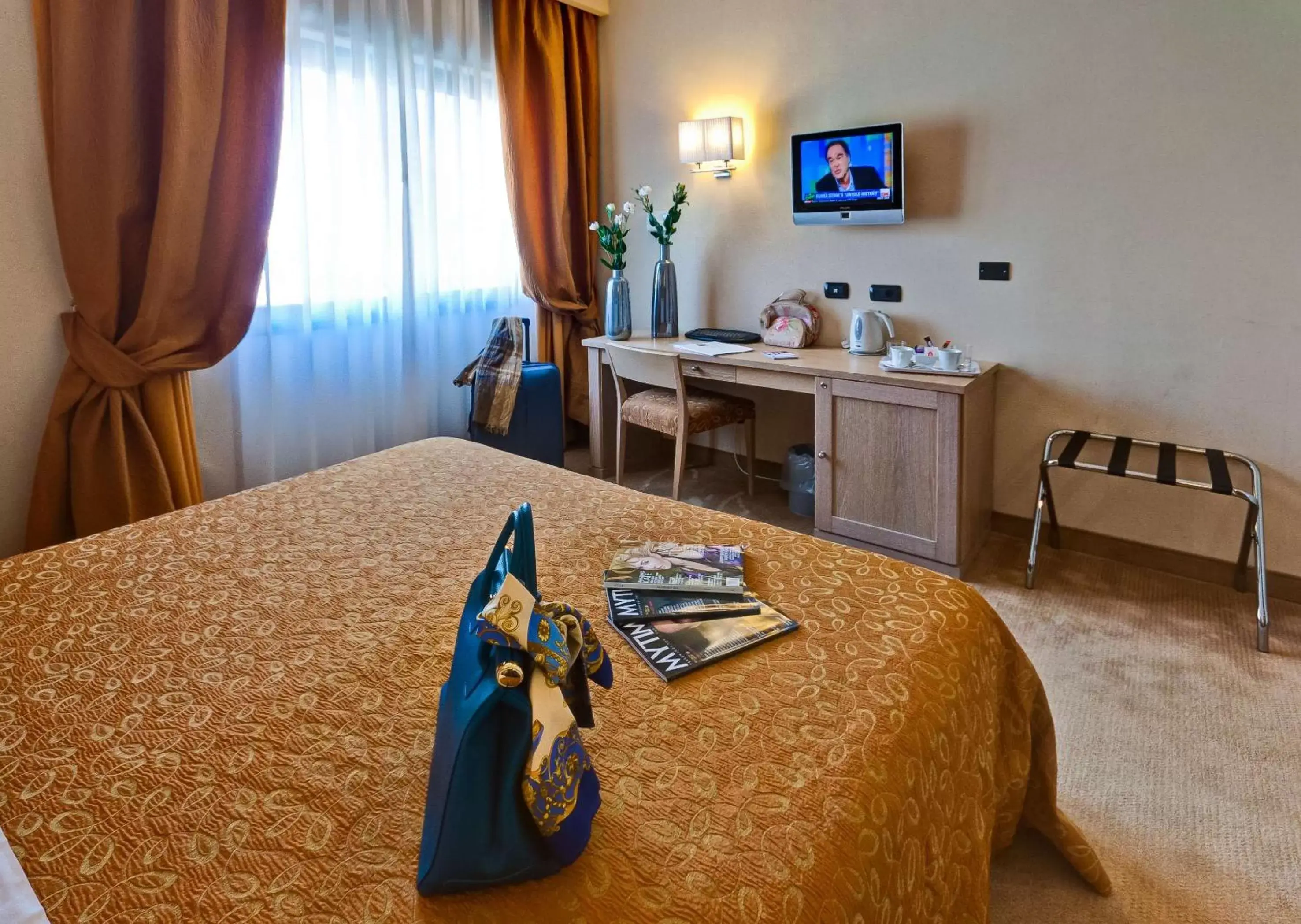 Photo of the whole room, TV/Entertainment Center in Best Western Hotel Rome Airport