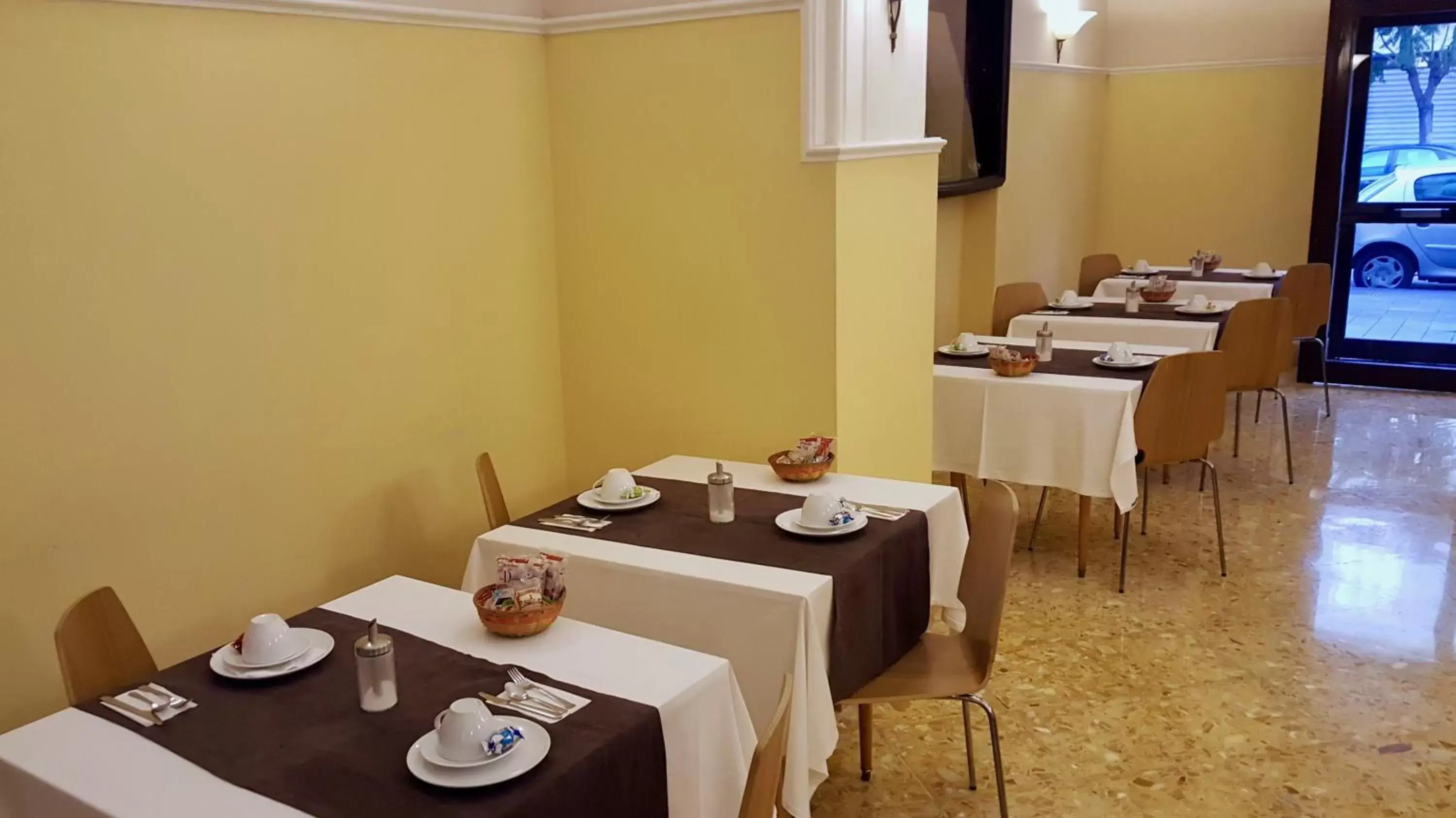 Restaurant/Places to Eat in Hotel Fiorentina