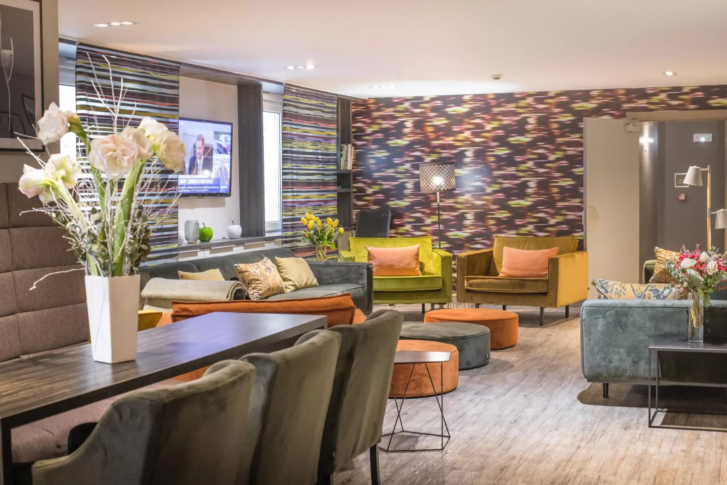 Lobby or reception in Hôtel Couvent du Franciscain Centre ville Lobby or reception in Hôtel Couvent du Franciscain Centre ville