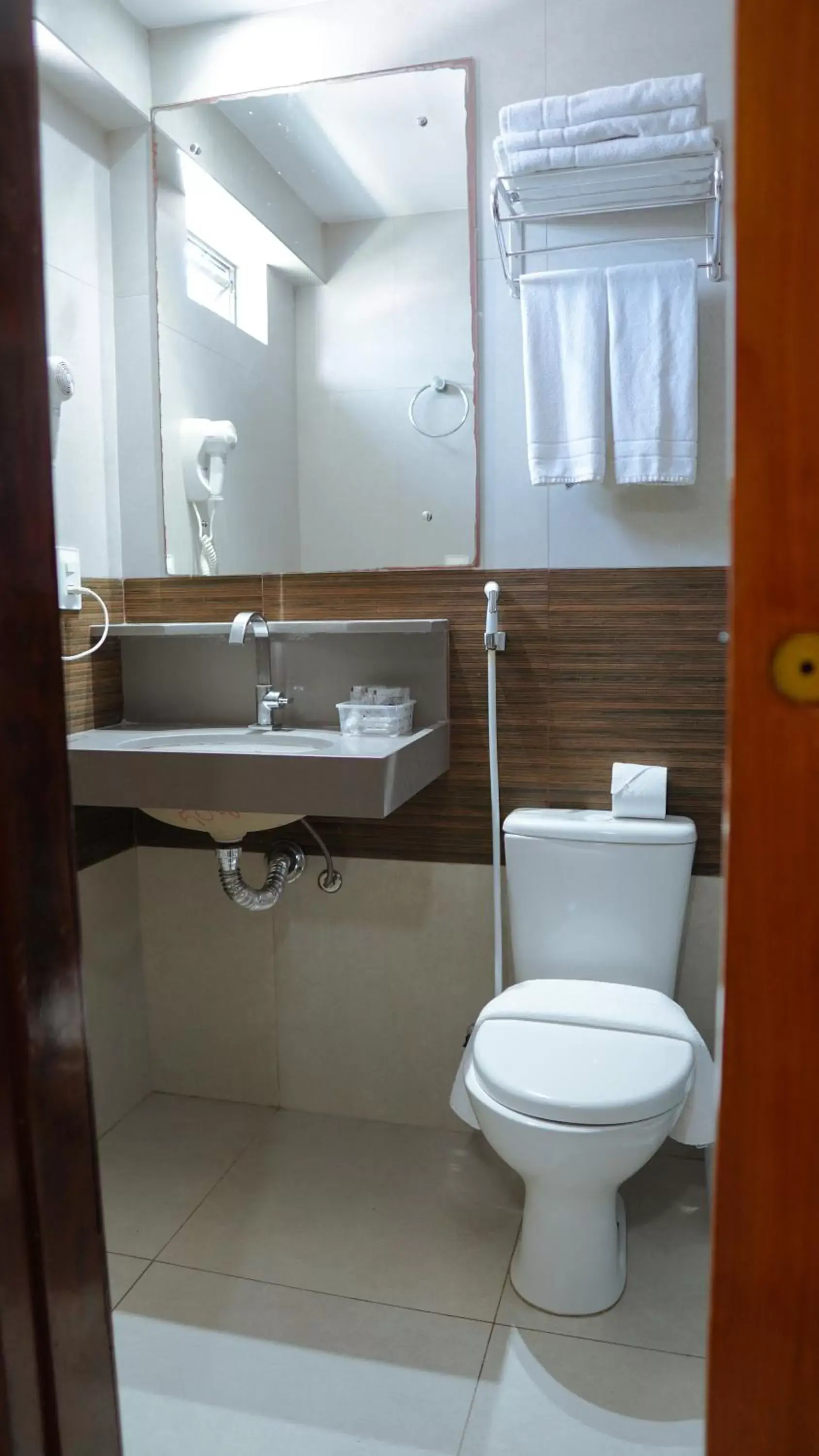 Bathroom in Atlântico Praia Hotel