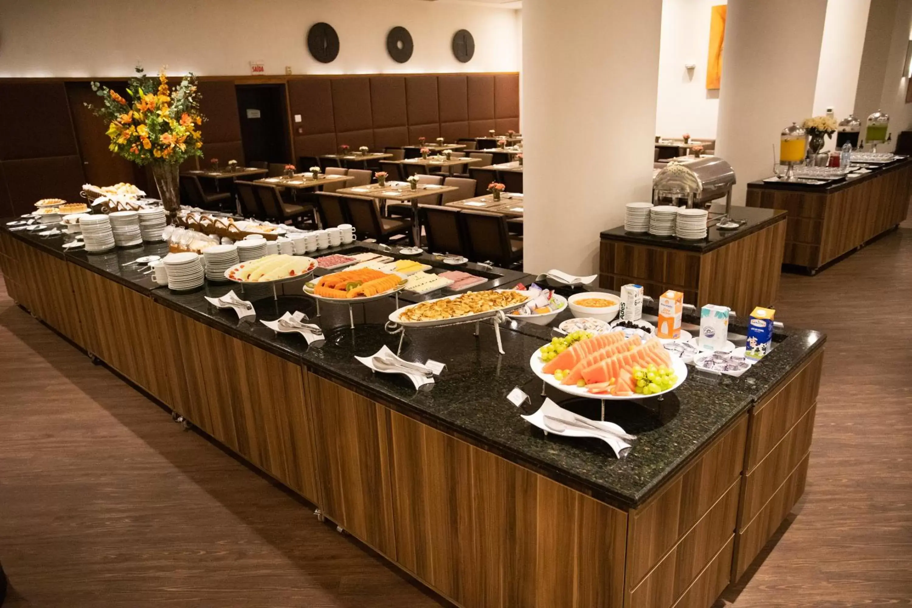 Restaurant/places to eat, Food in Bourbon Joinville Convention Hotel