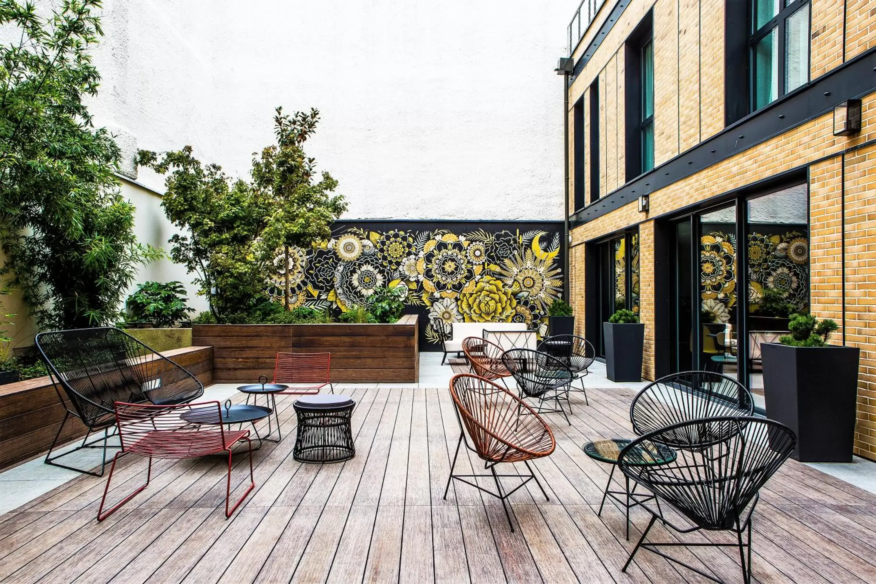 Patio in L'Imprimerie Hôtel