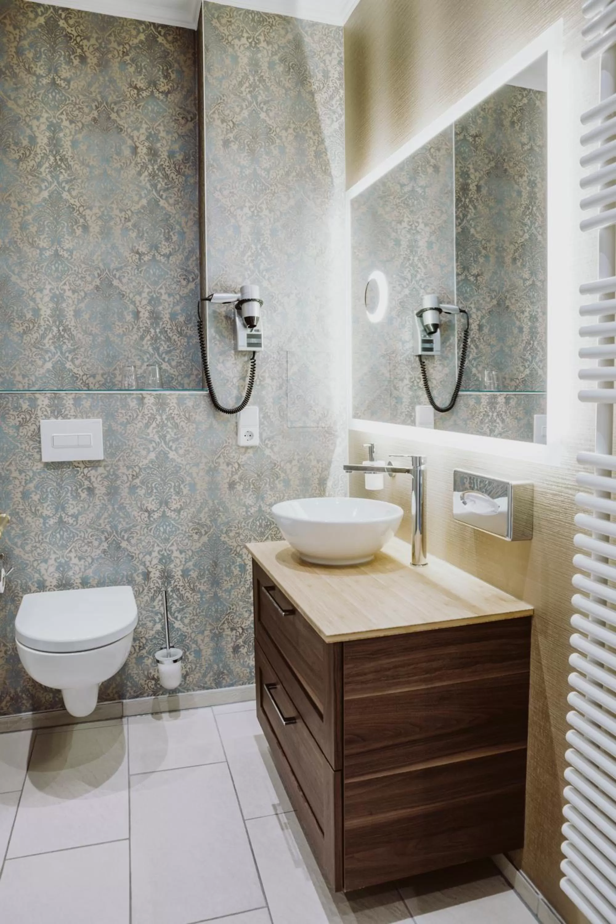 Toilet in THE GATE GARDEN Hotel