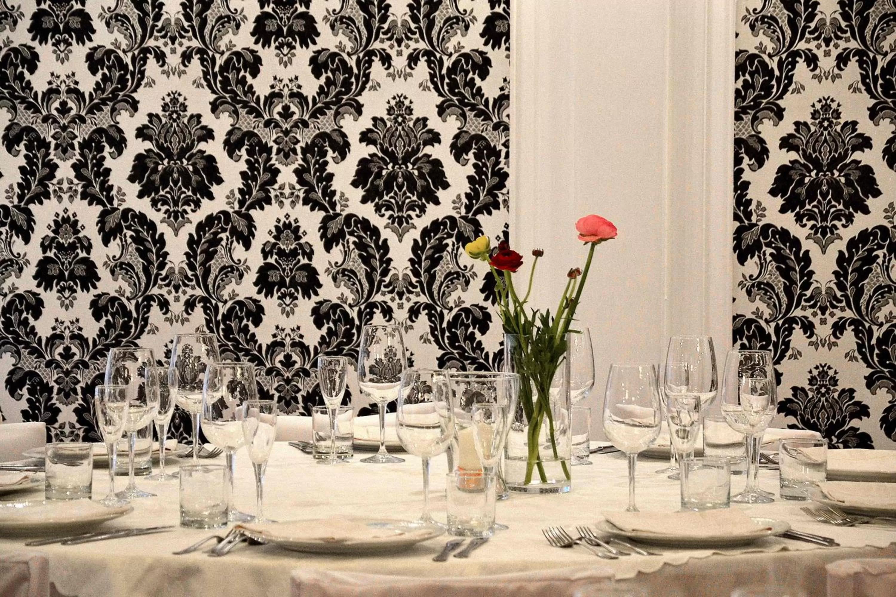 Restaurant/places to eat in Hotel Bracco