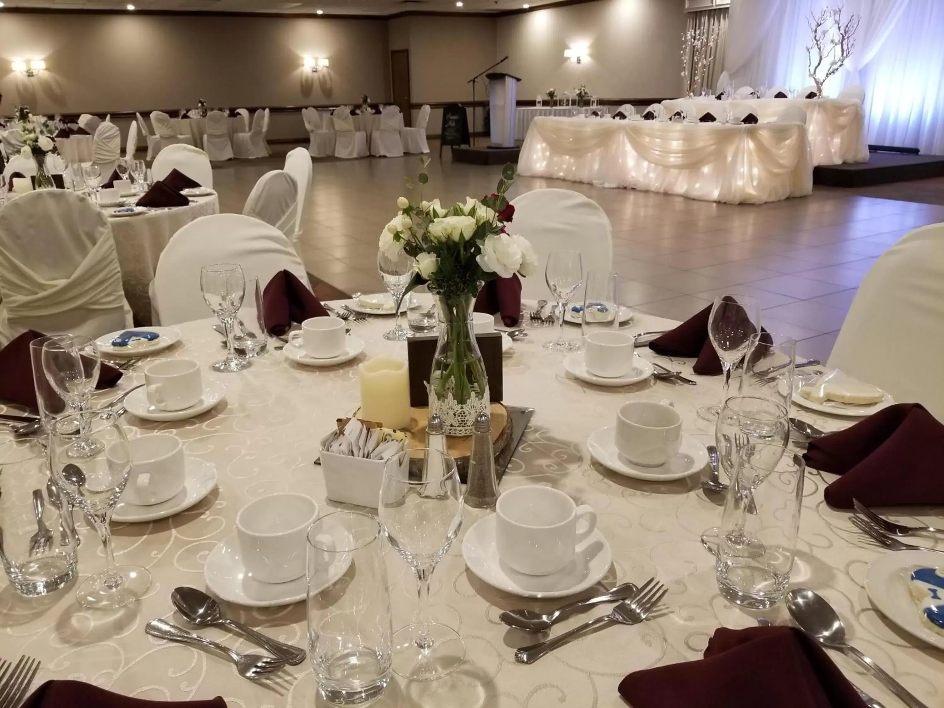 Banquet/Function facilities, Restaurant/Places to Eat in Holiday Inn Burlington Hotel & Conference Centre, an IHG Hotel