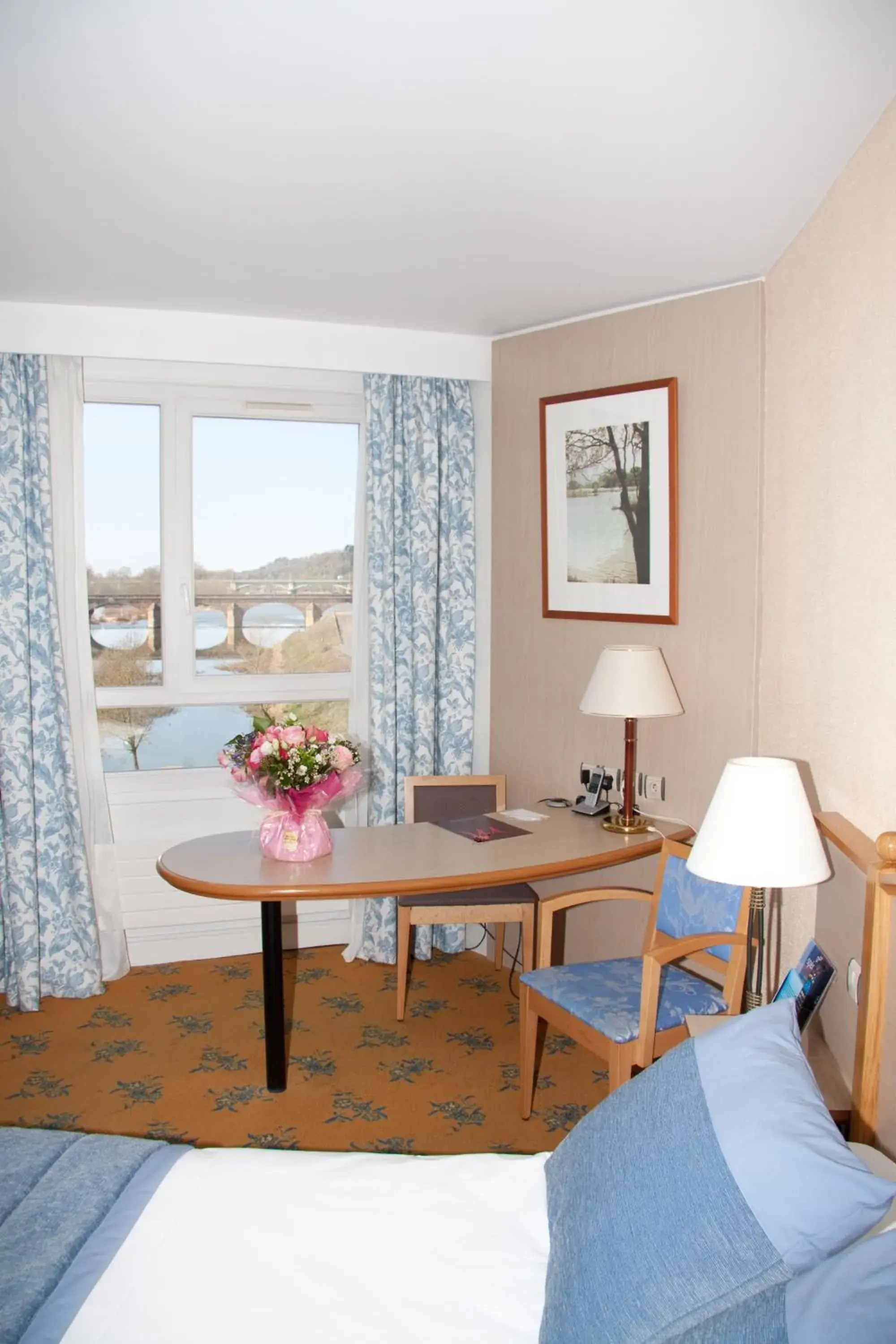 Seating Area in Hotel Mercure Nevers Pont de Loire