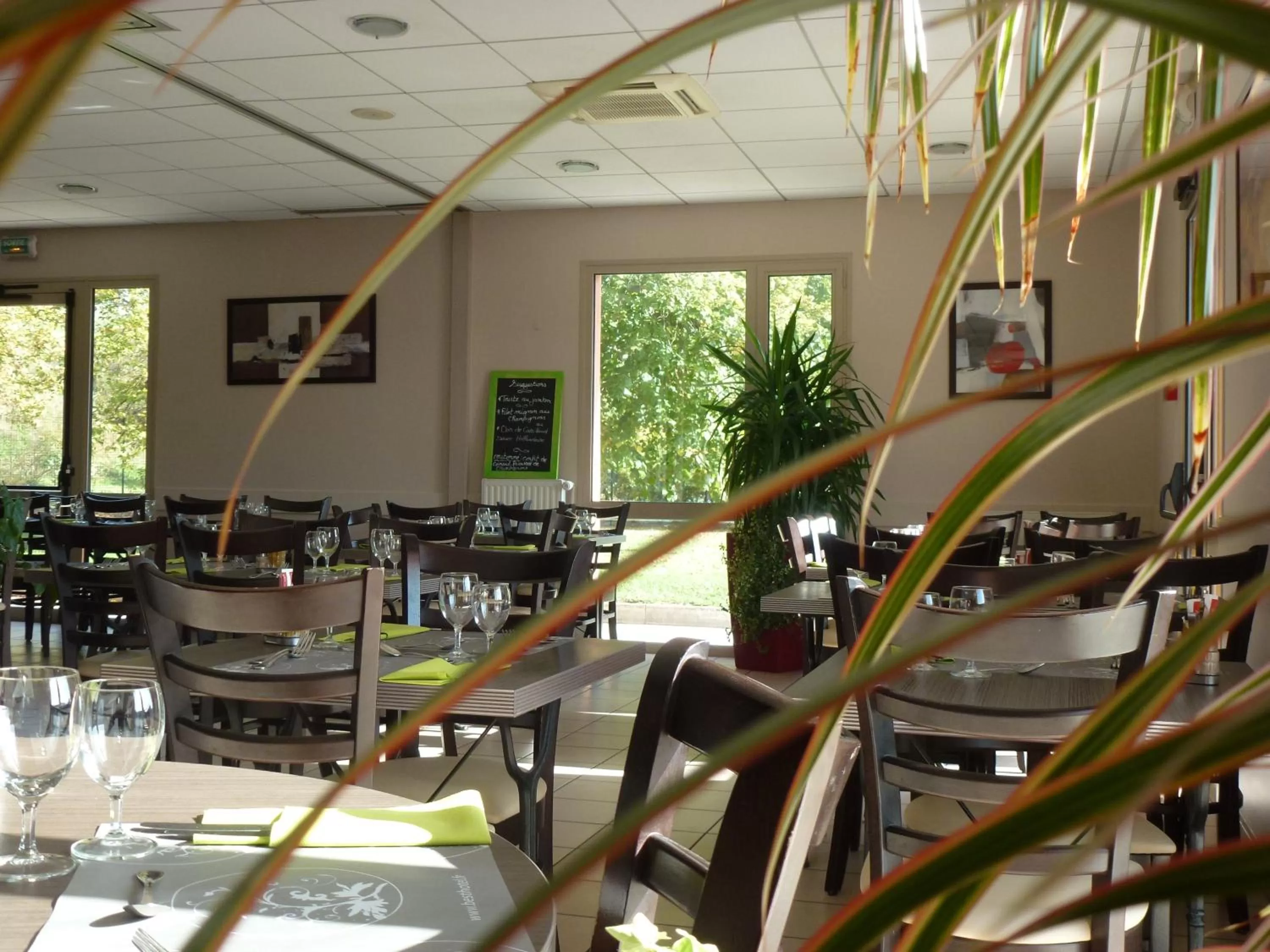 Restaurant/places to eat in Brit Hotel Reims La Pompelle