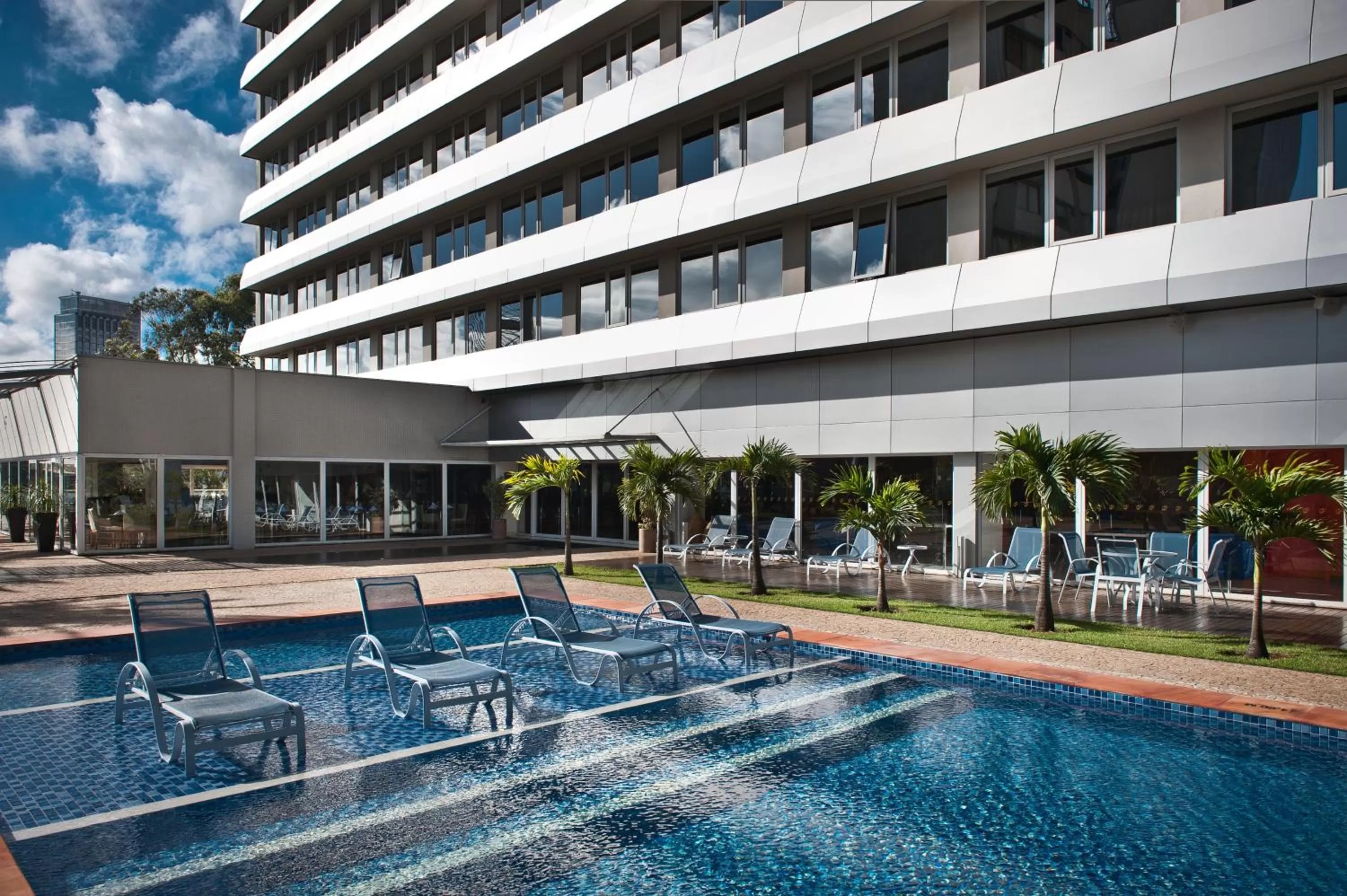 Swimming pool in Novotel Sao Paulo Morumbi