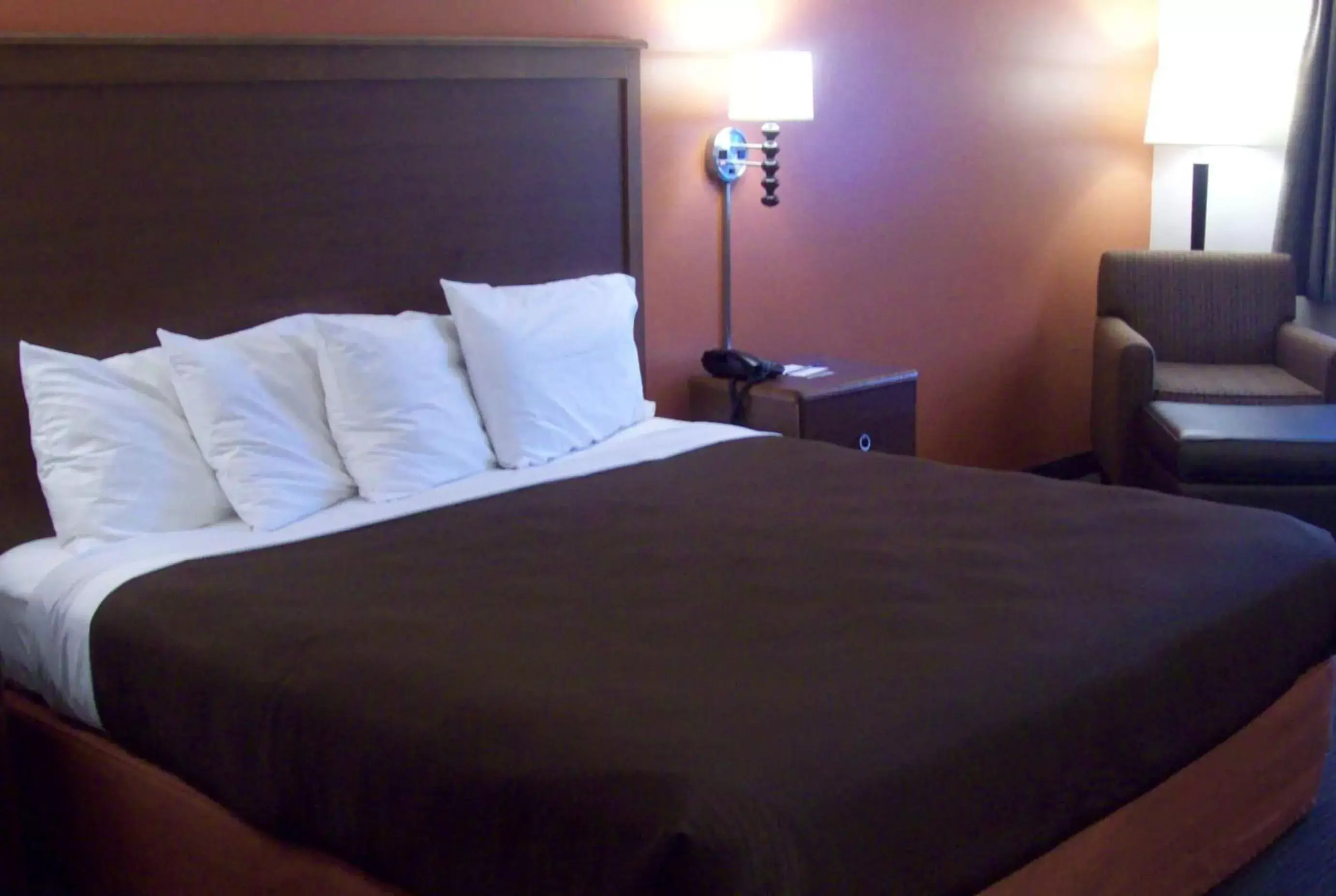 Photo of the whole room, Bed in AmericInn by Wyndham Silver City